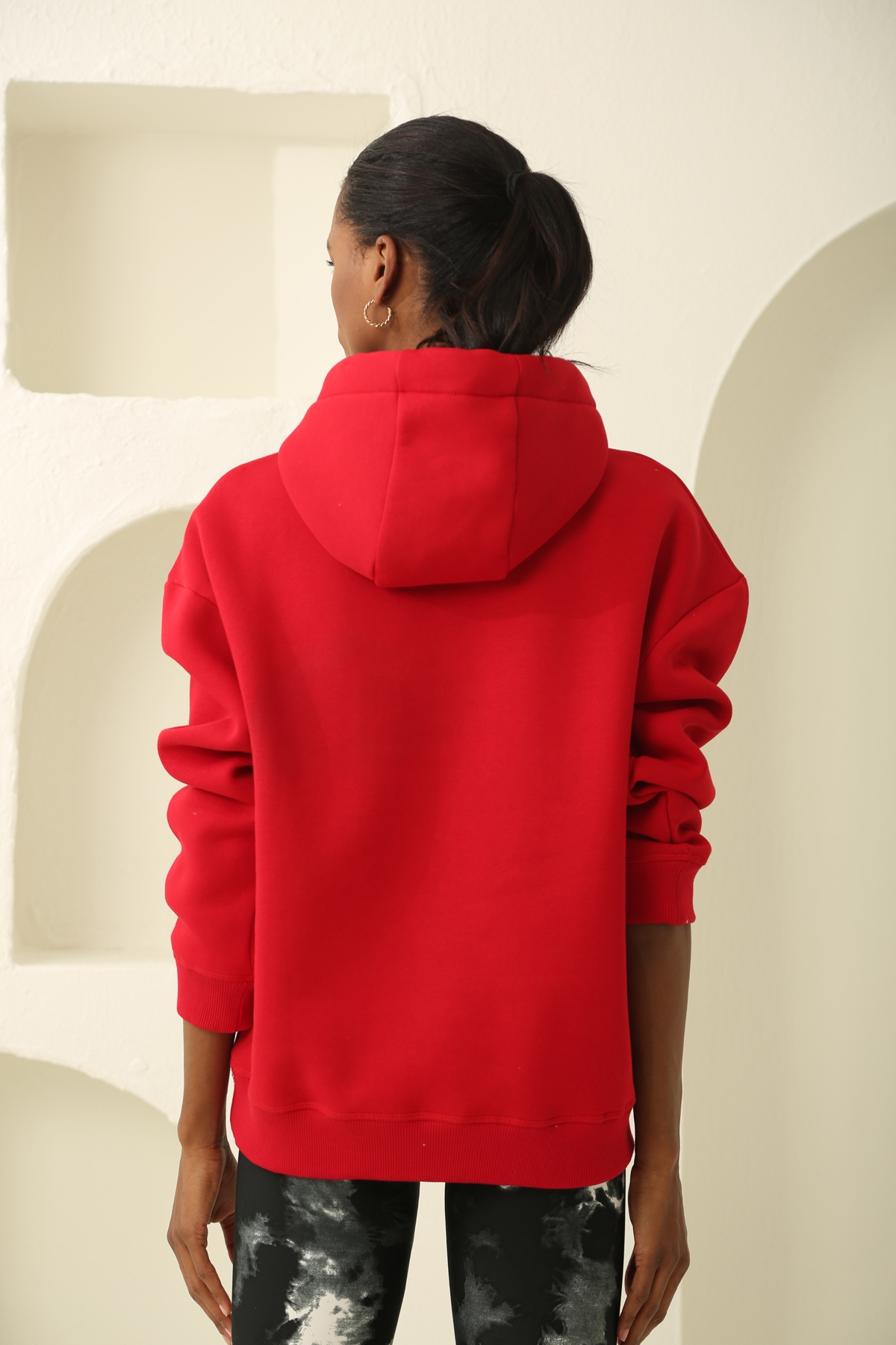 Kırmızı Kapşonlu Sweatshirt 