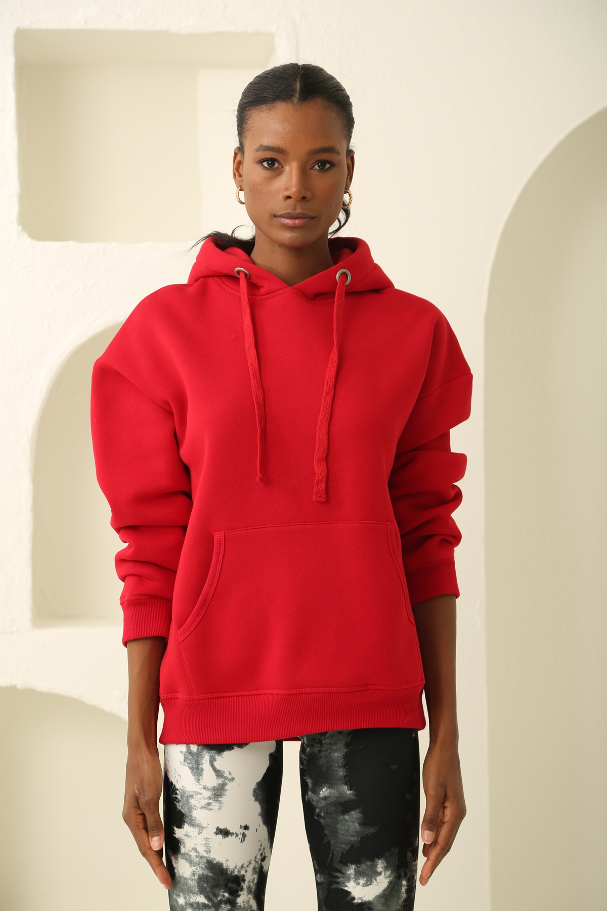 Kırmızı Kapşonlu Sweatshirt 