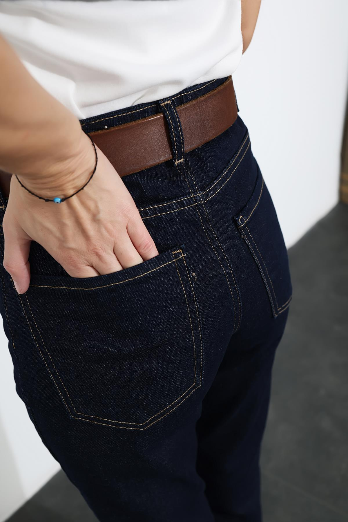 Koyu Lacivert Yüksek Bel Mom Fit Jean 