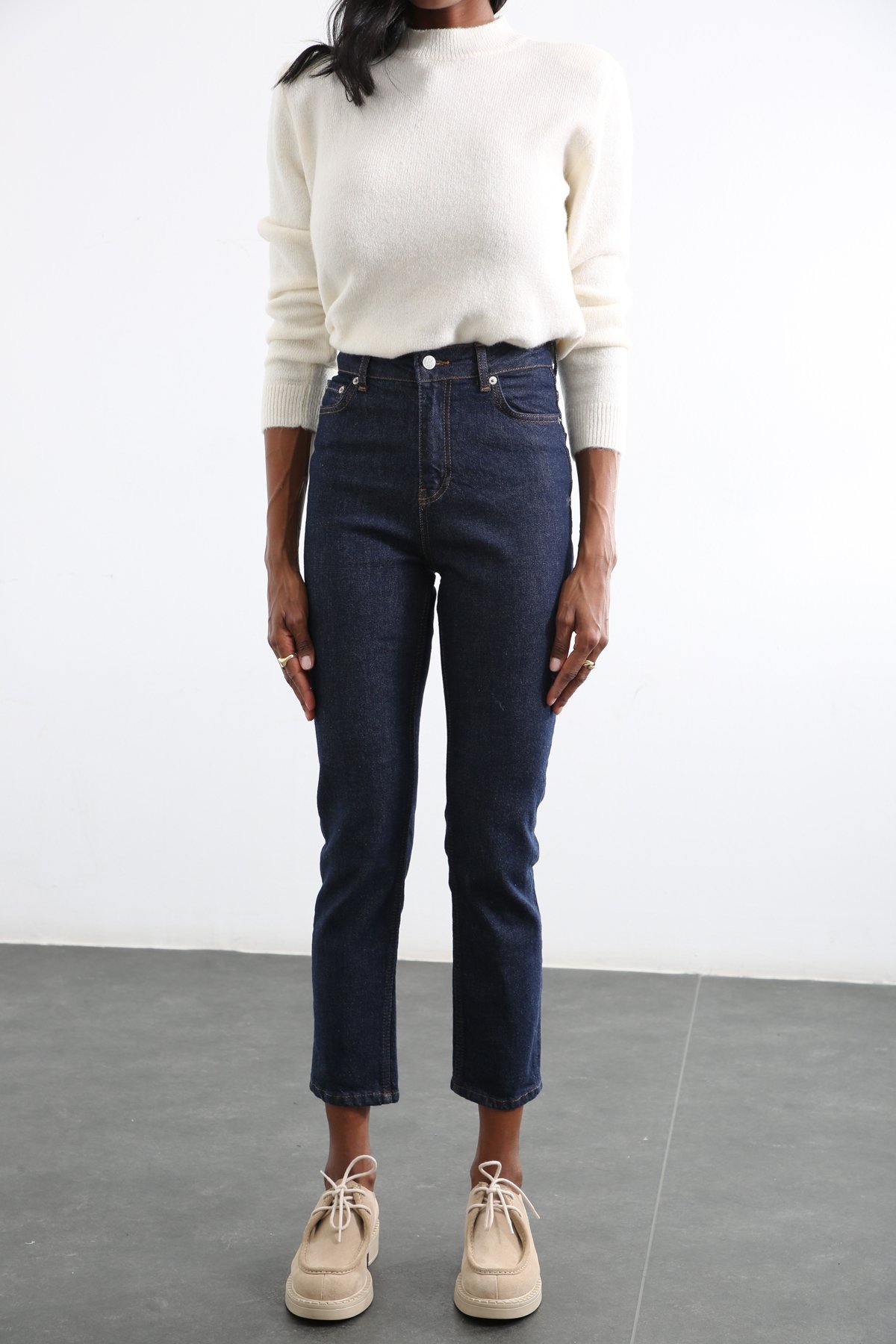 Koyu Lacivert Yüksek Bel Mom Fit Jean 209