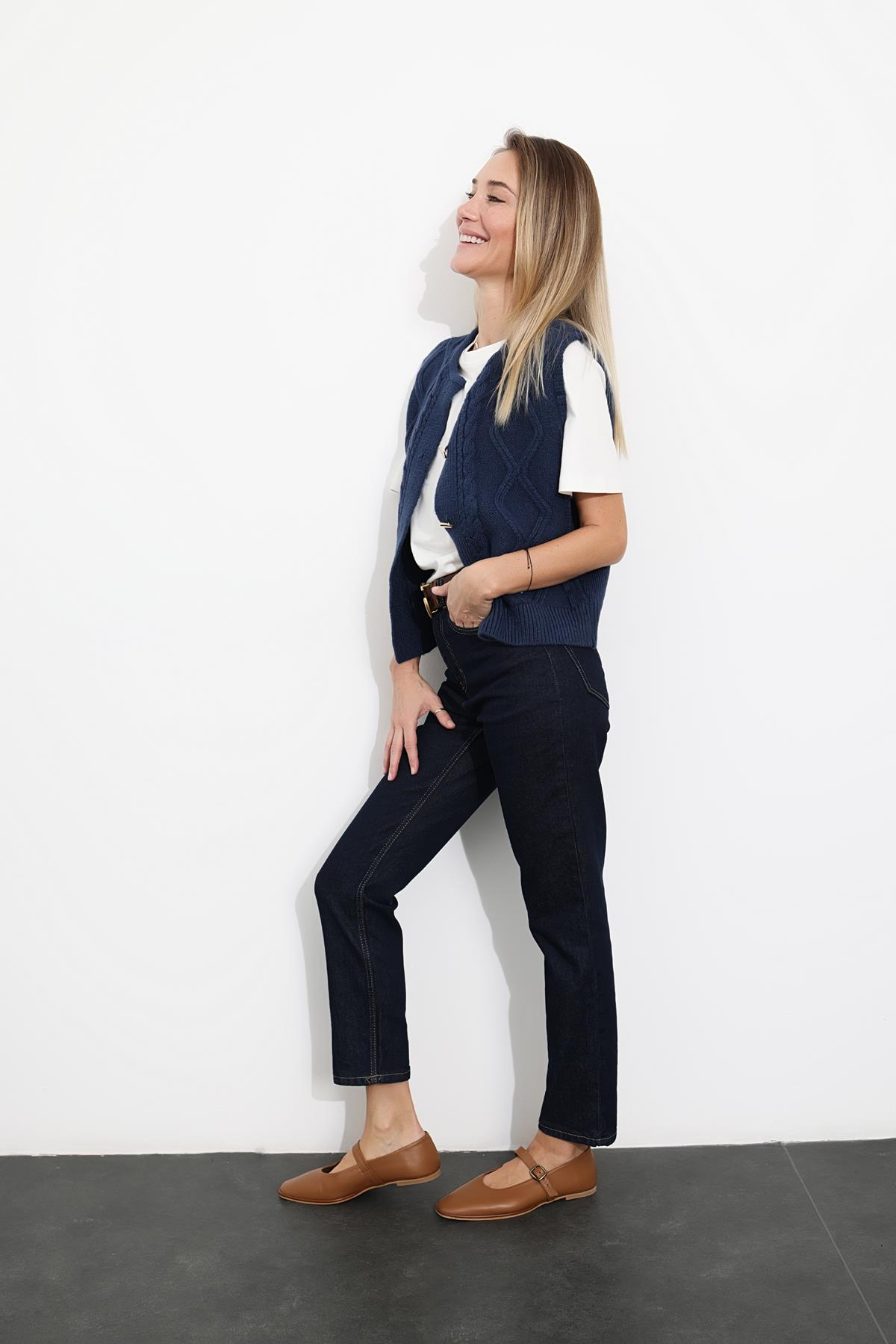 Koyu Lacivert Yüksek Bel Mom Fit Jean 
