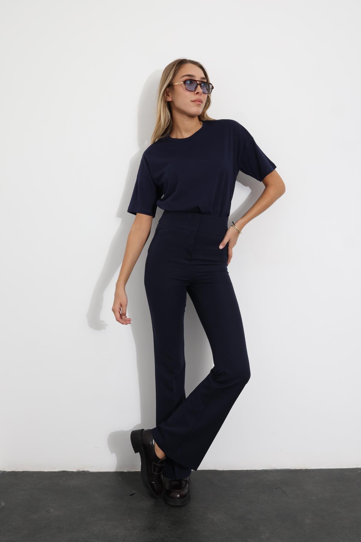 Lacivert Bisiklet Yaka Basic Tişört 3296