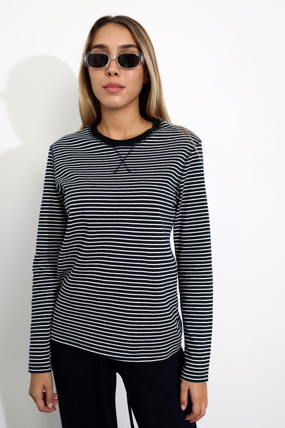 Lacivert Bisiklet Yaka Çizgili Sweatshirt 