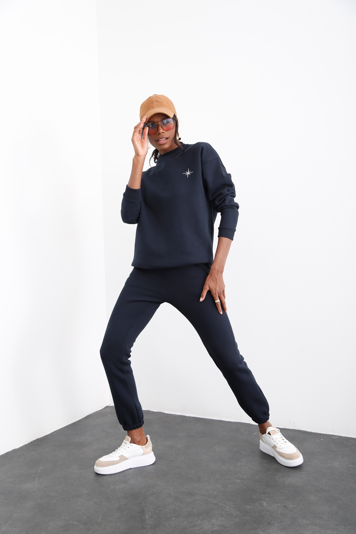 Lacivert Bisiklet Yaka Şardonlu Sweatshirt 