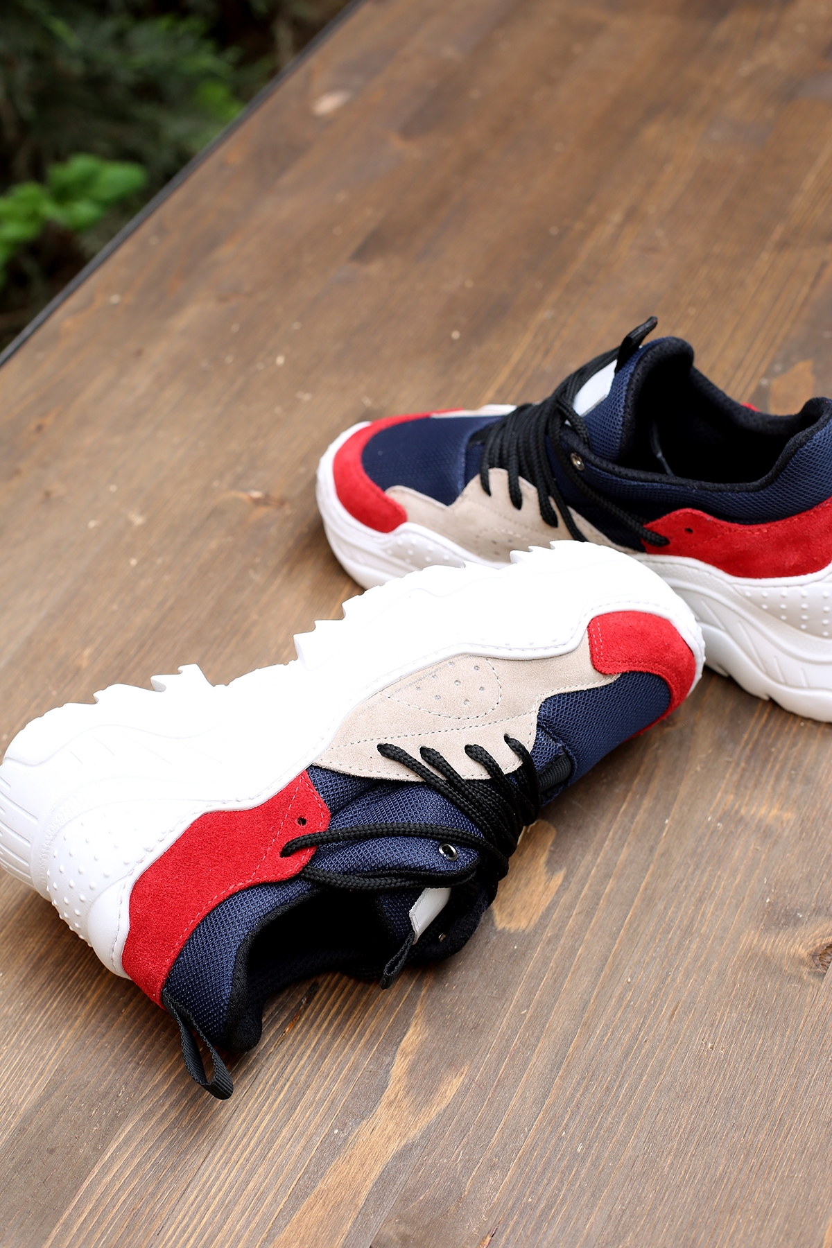 Lacivert Kırmızı Detaylı Sneaker