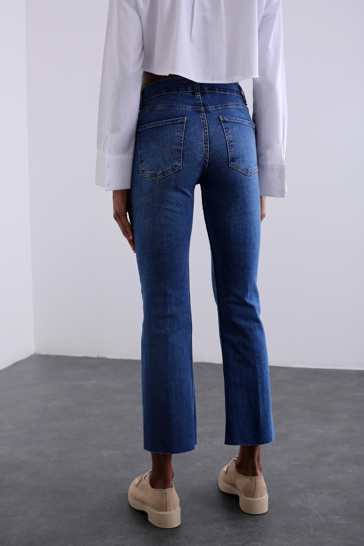 Lacivert Ultra Yüksek Bel Kesik Paça Jean 228125