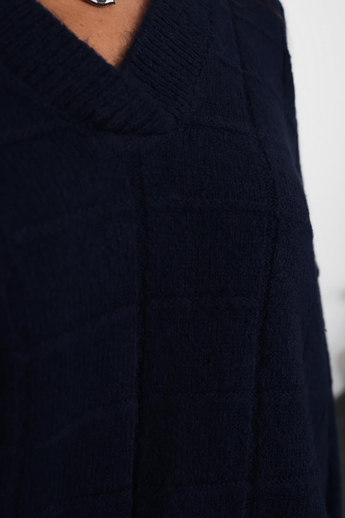 Lacivert V Yaka Oversize Kazak 231028