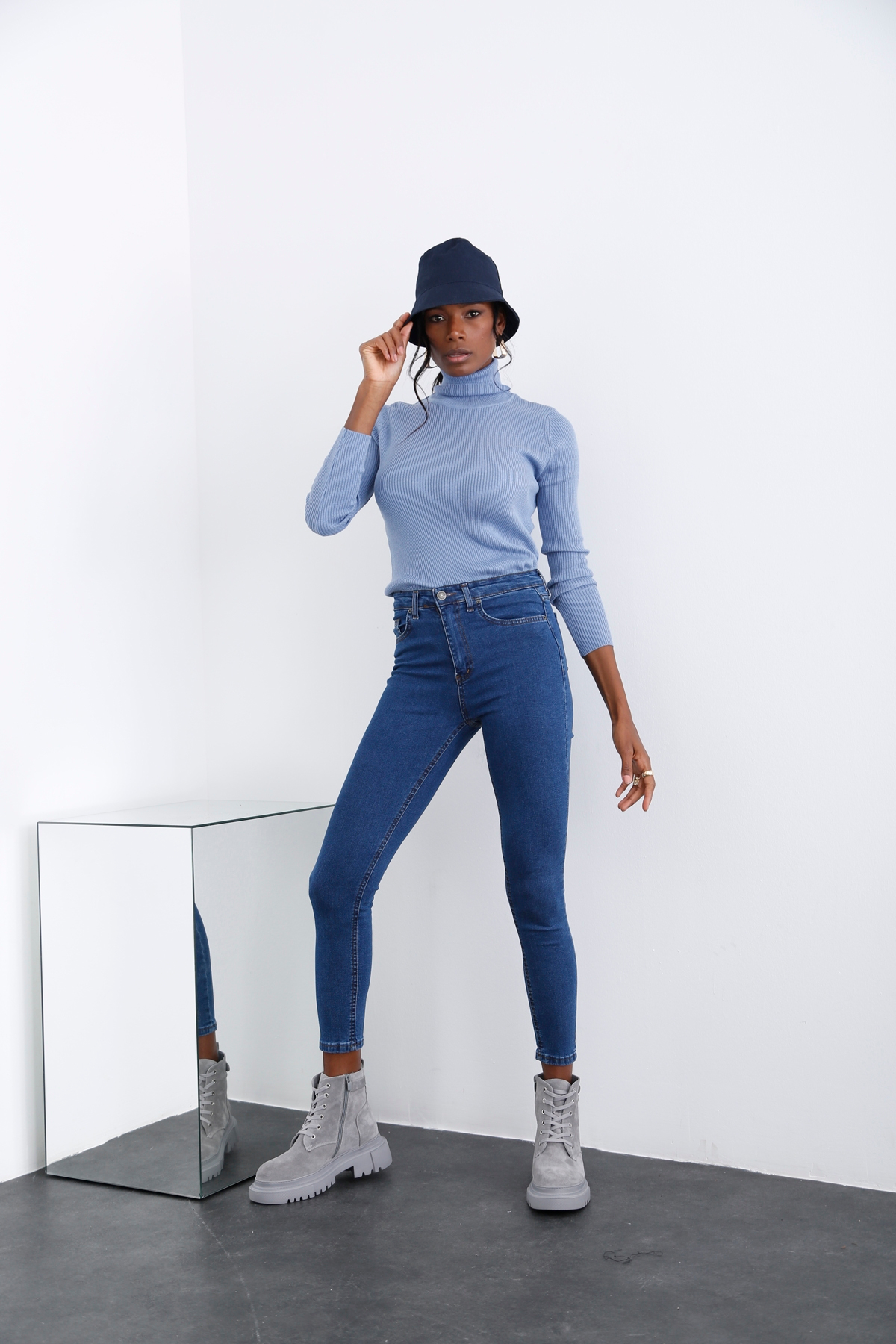 Lacivert Yüksek Bel Toparlayan Slim Fit Jean 