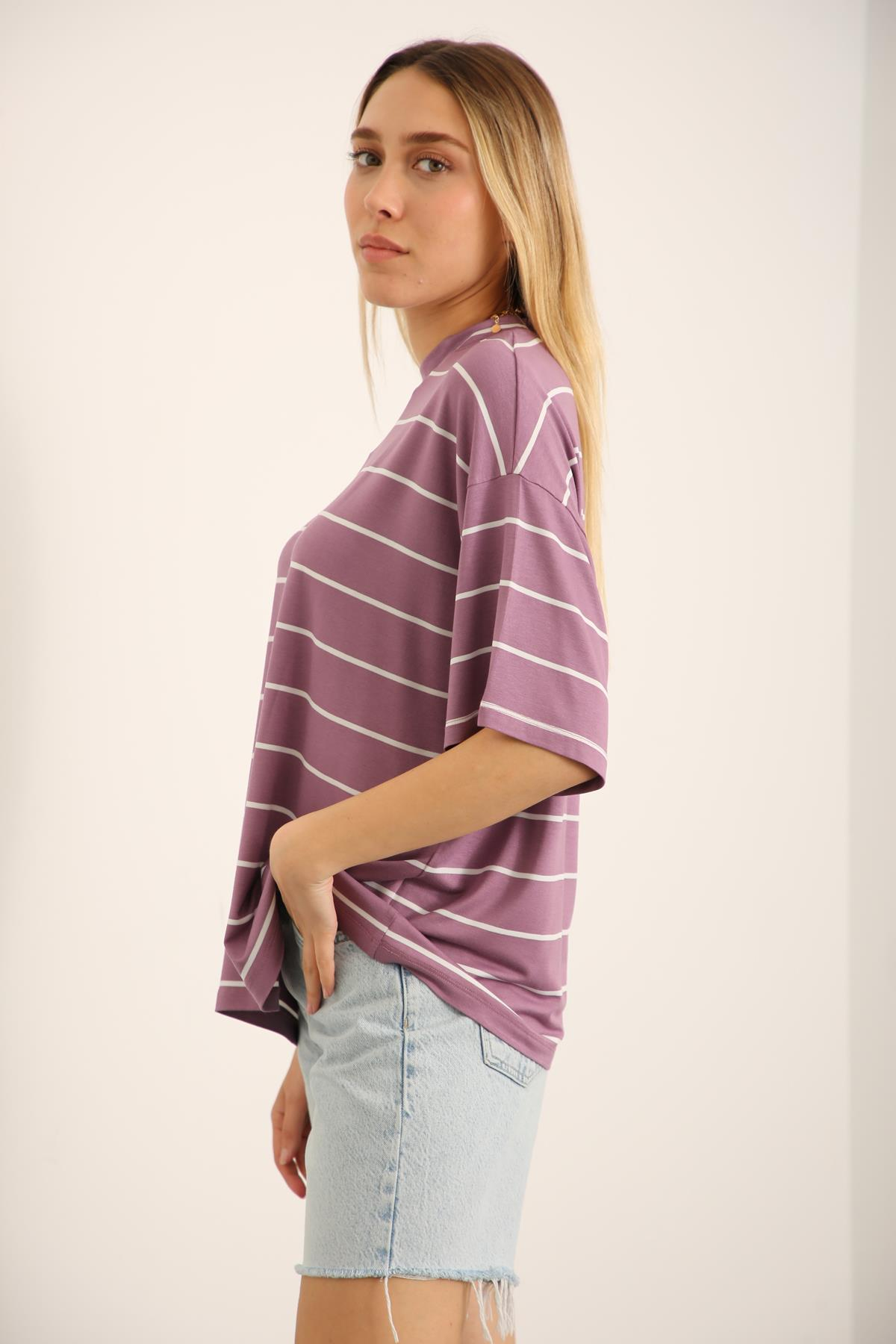Lila Bisiklet Yaka Çizgili Tshirt 