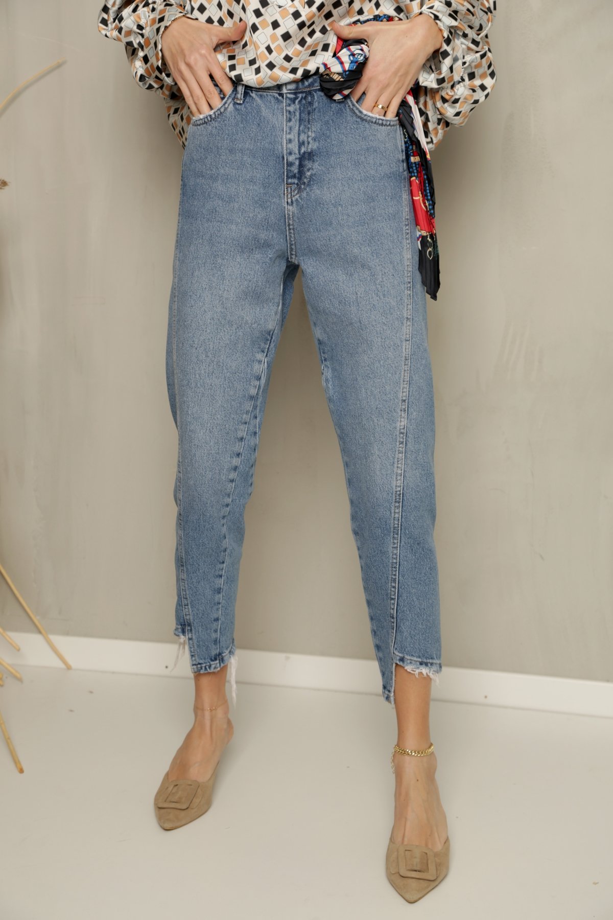 Mavi Asimetrik Dikişli Mom Jean 503