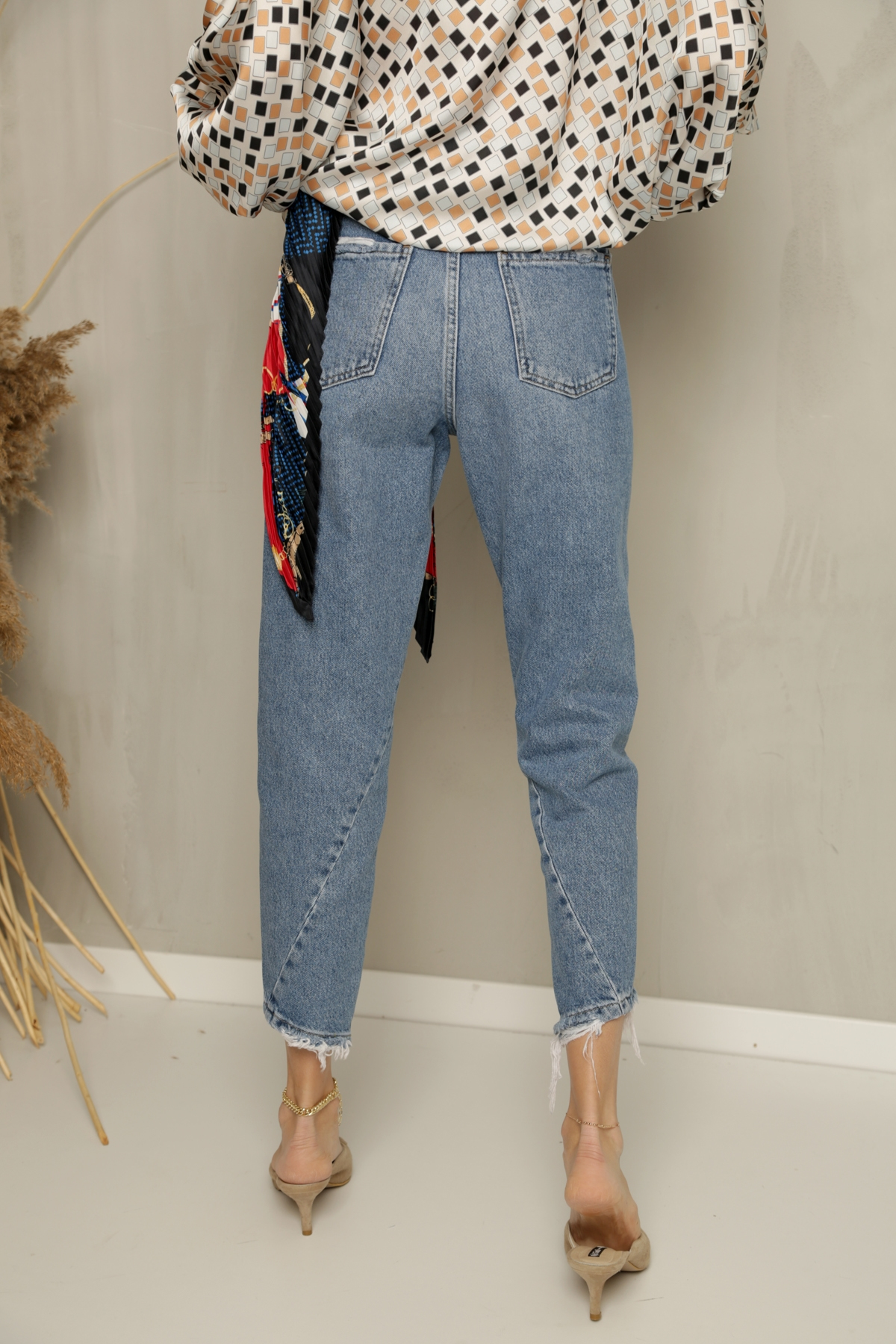 Mavi Asimetrik Dikişli Mom Jean 503
