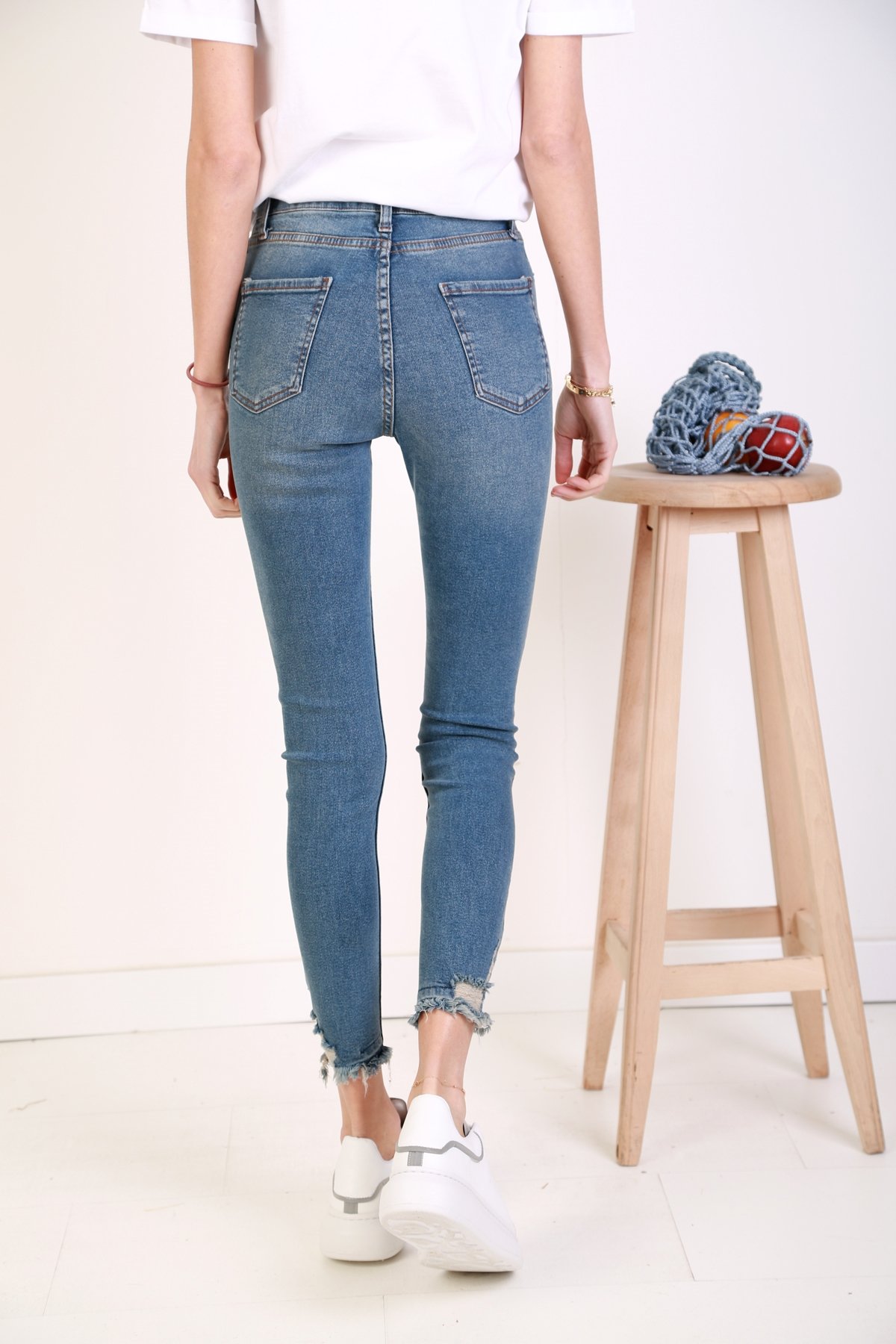 Mavi Paça Detaylı Toparlayan Jean