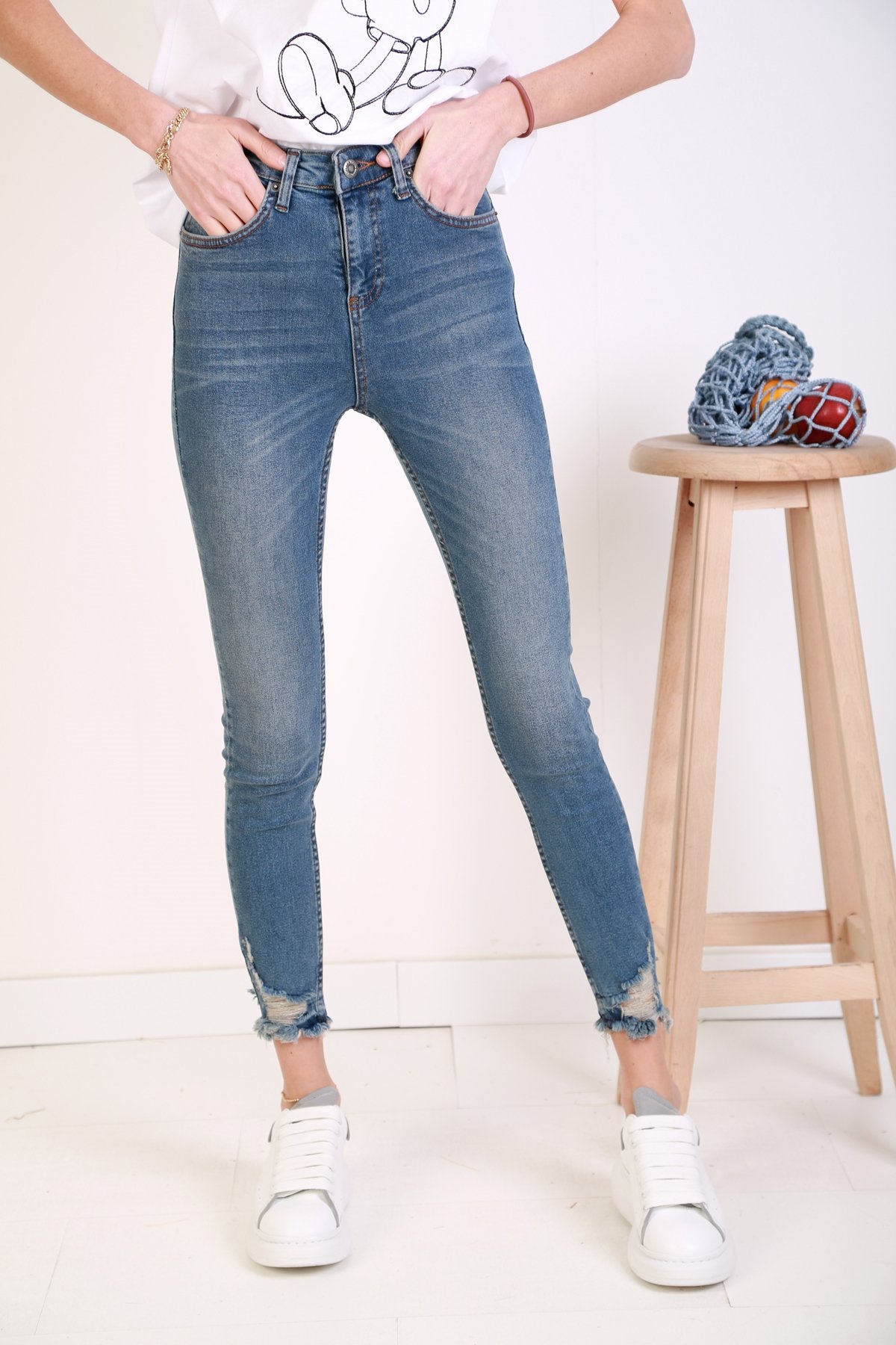 Mavi Paça Detaylı Toparlayan Jean