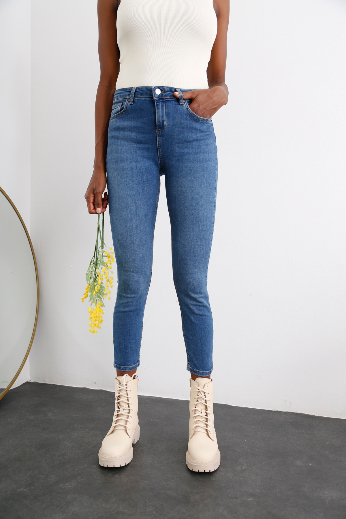 Mavi Ultra Likralı Push Up Jean 