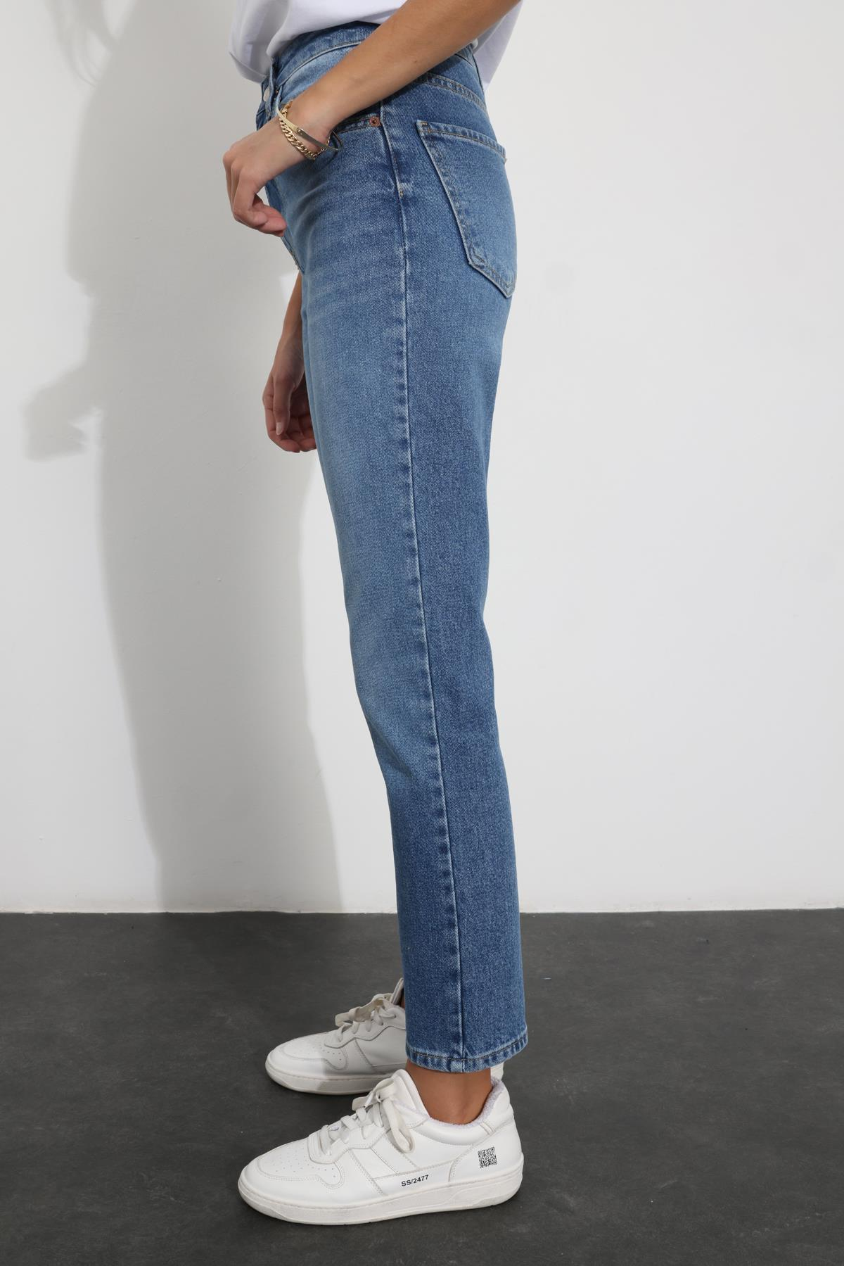 Mavi Yüksek Bel Mom Fit Jean 