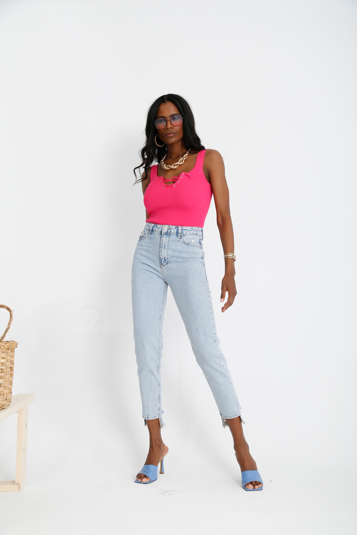 Mavi Yüksek Bel Paça Detaylı Mom Jean 270004