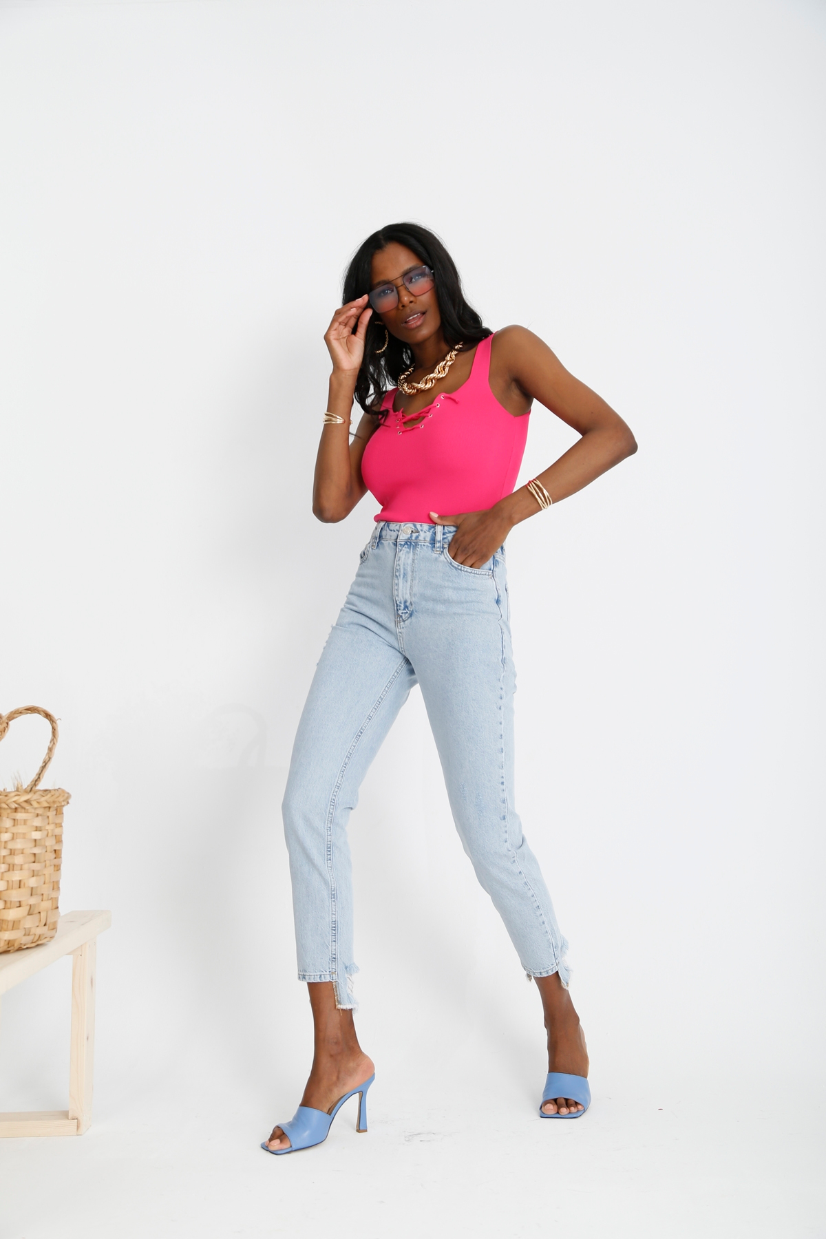 Mavi Yüksek Bel Paça Detaylı Mom Jean 270004