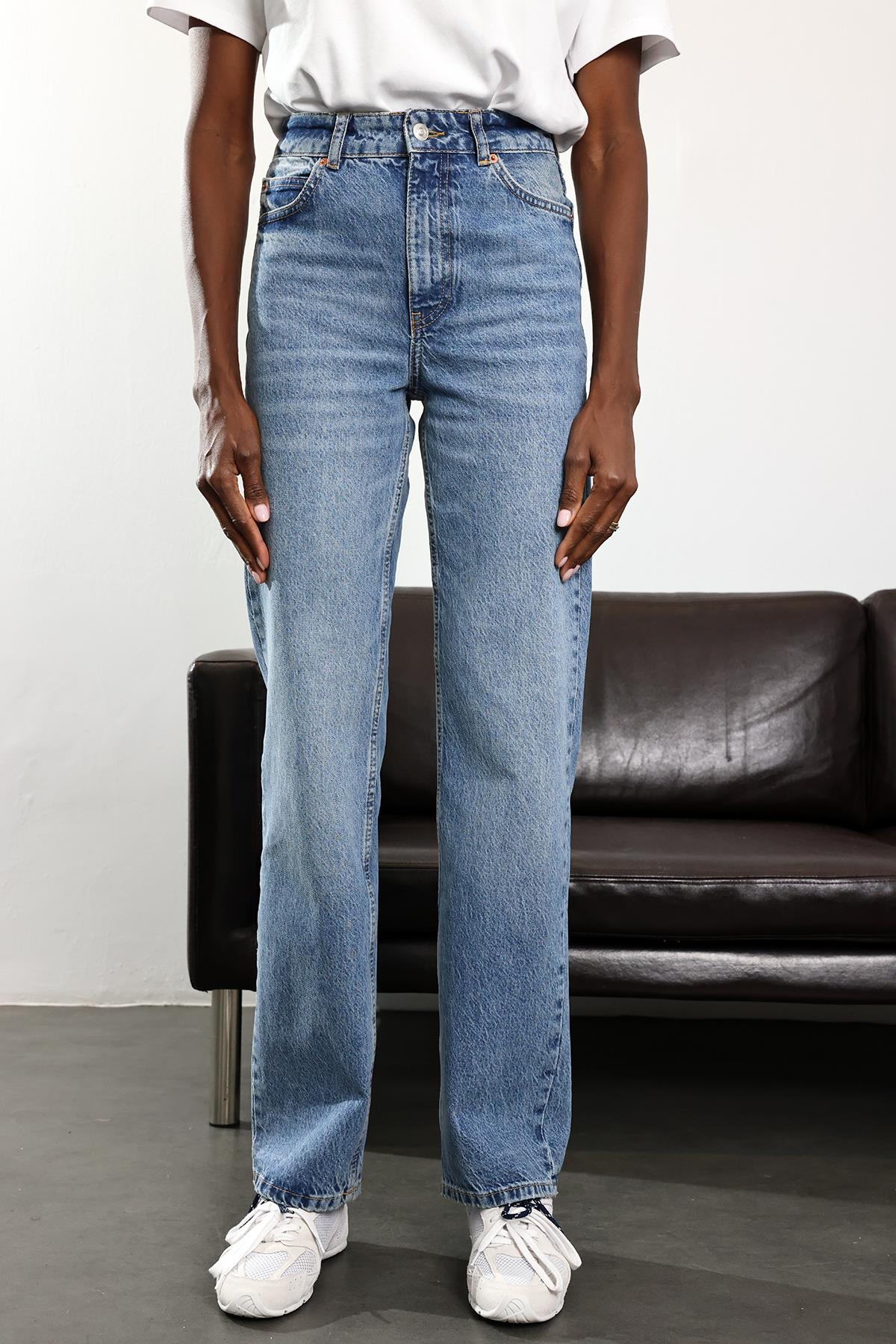 Mavi Yüksek Bel Straight Fit Jean 