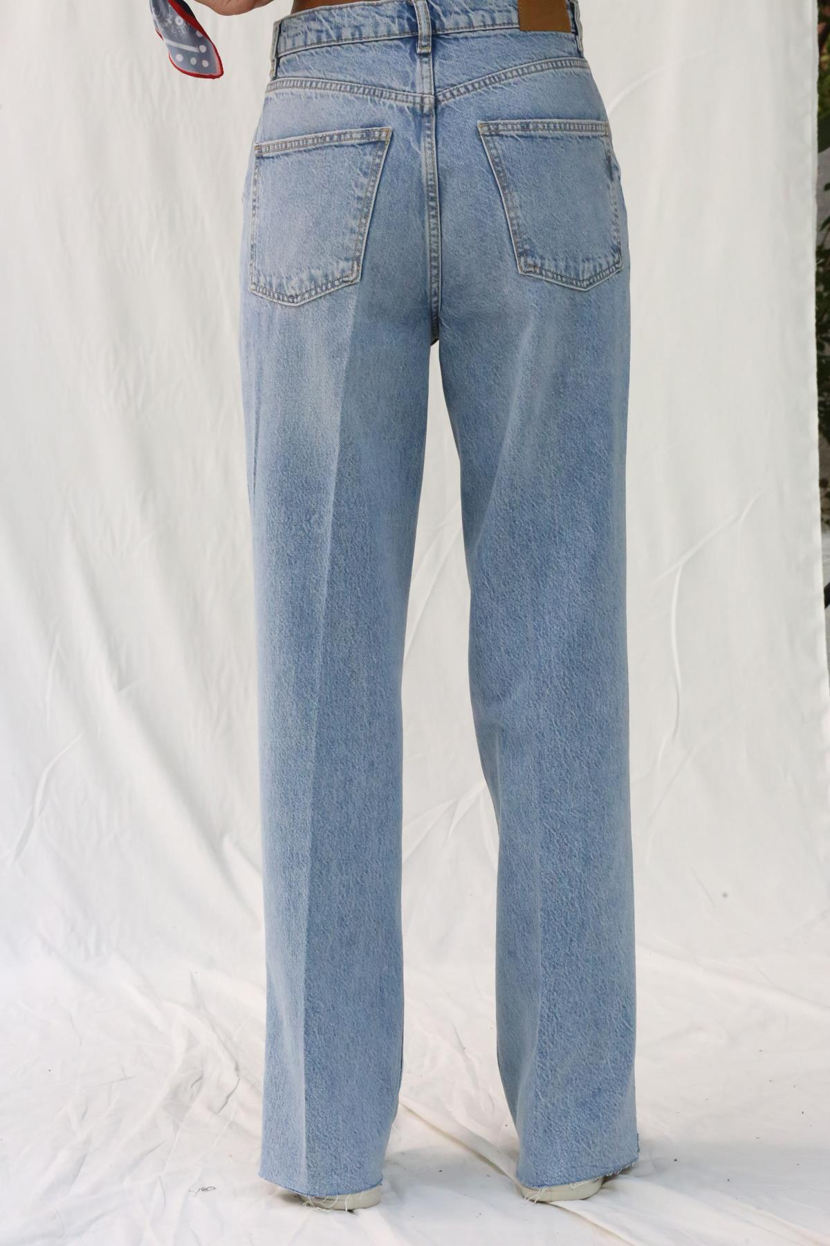 Mavi Yüksek Bel Straight Fit Jean 