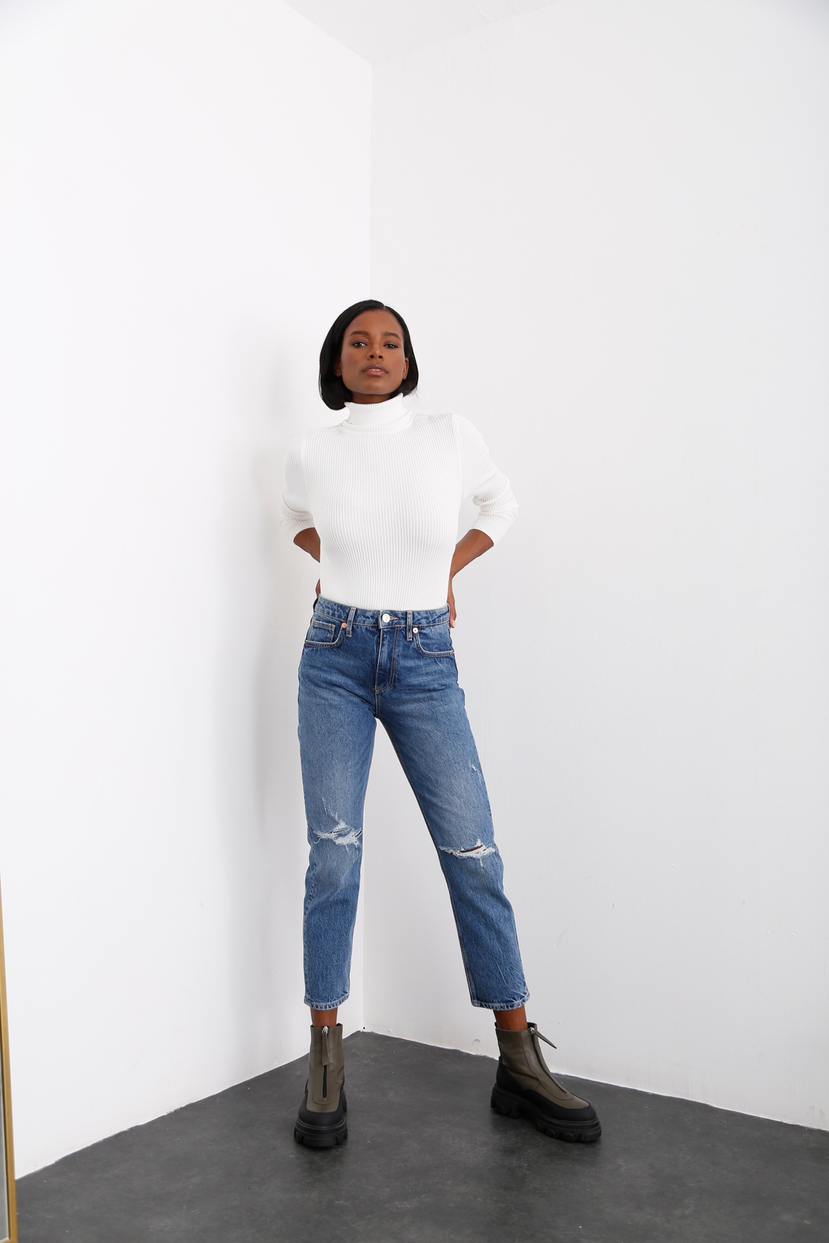 Mavi Yüksek Bel Yırtıklı Boyfriend Jean 