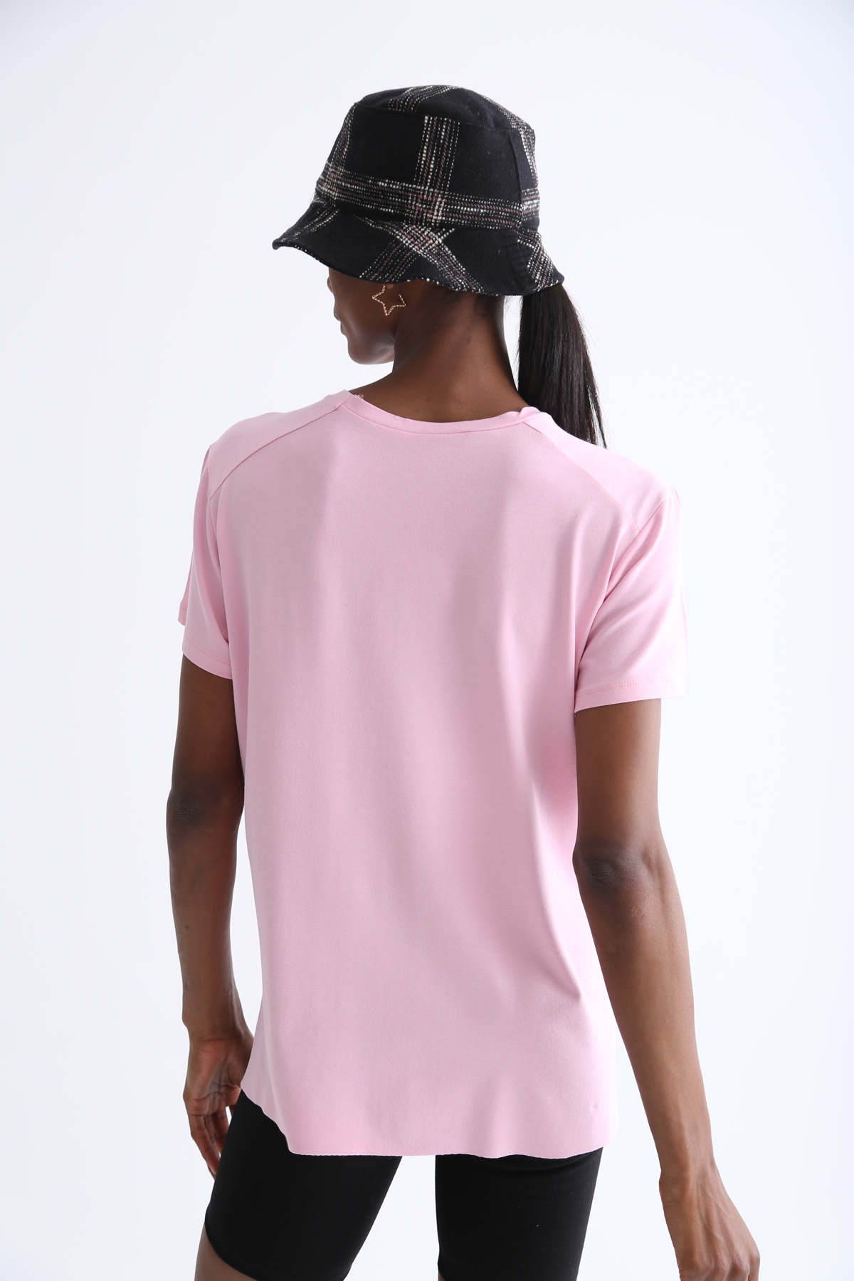 Pembe Bisiklet Yaka Yırtmaçlı Tshirt 