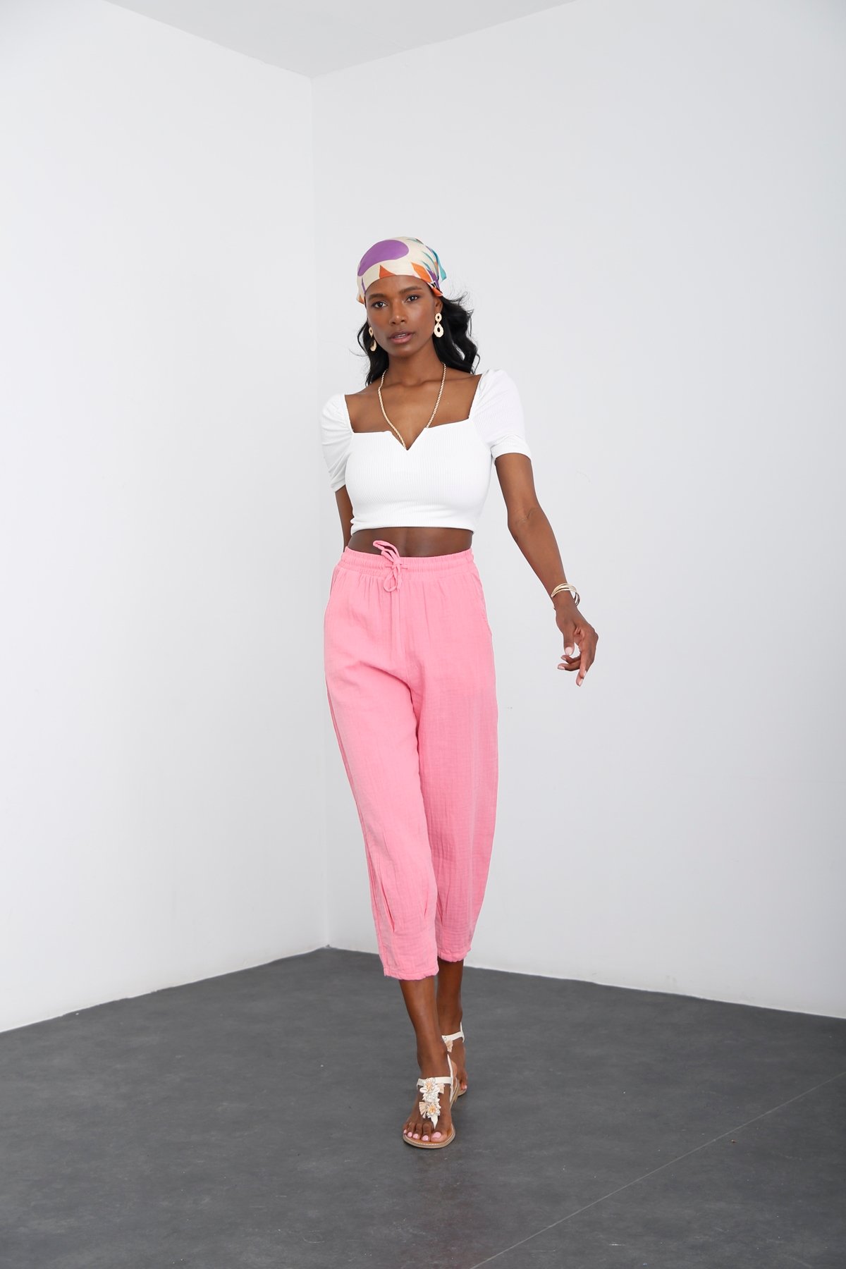 Pembe Paçası Pileli Müslin Pantolon 0255