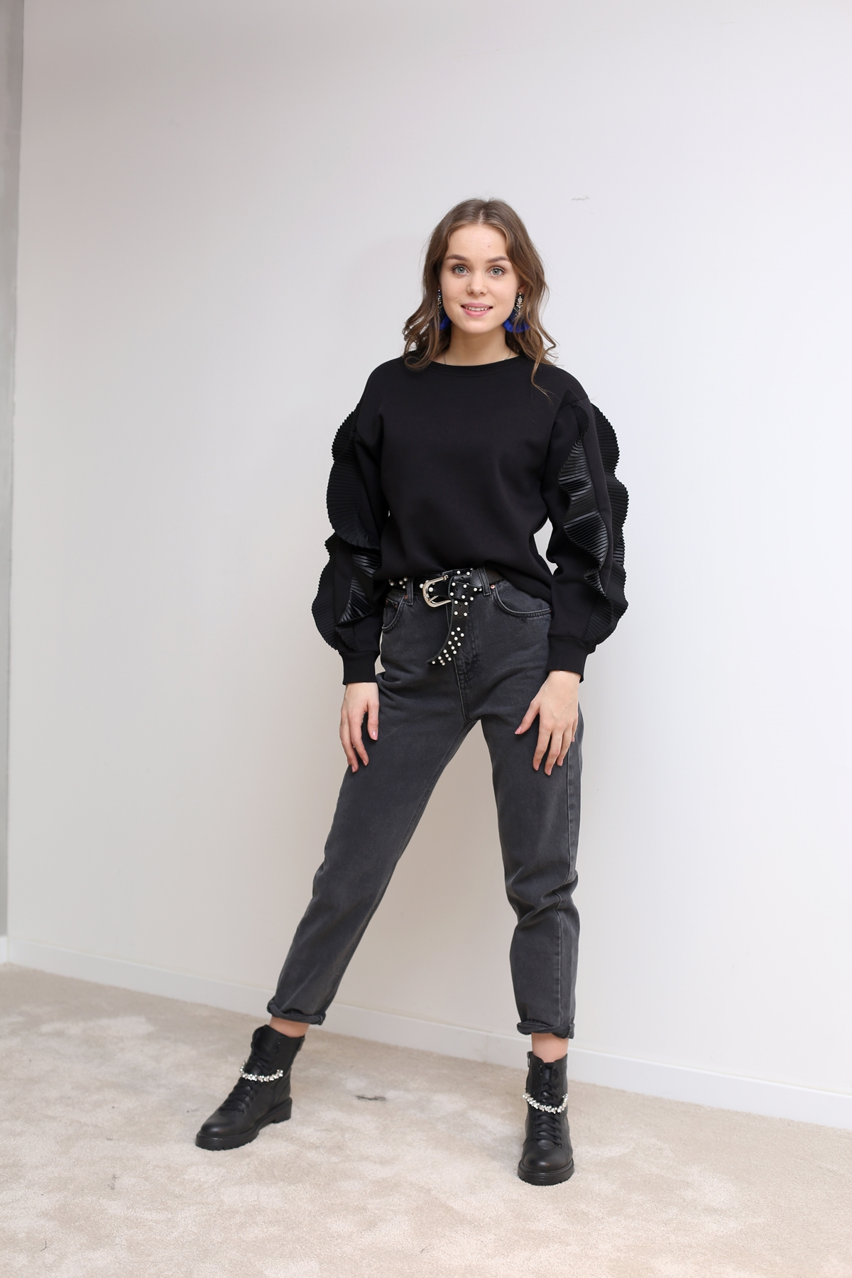 Siyah Akordiyon Kol Sweatshirt