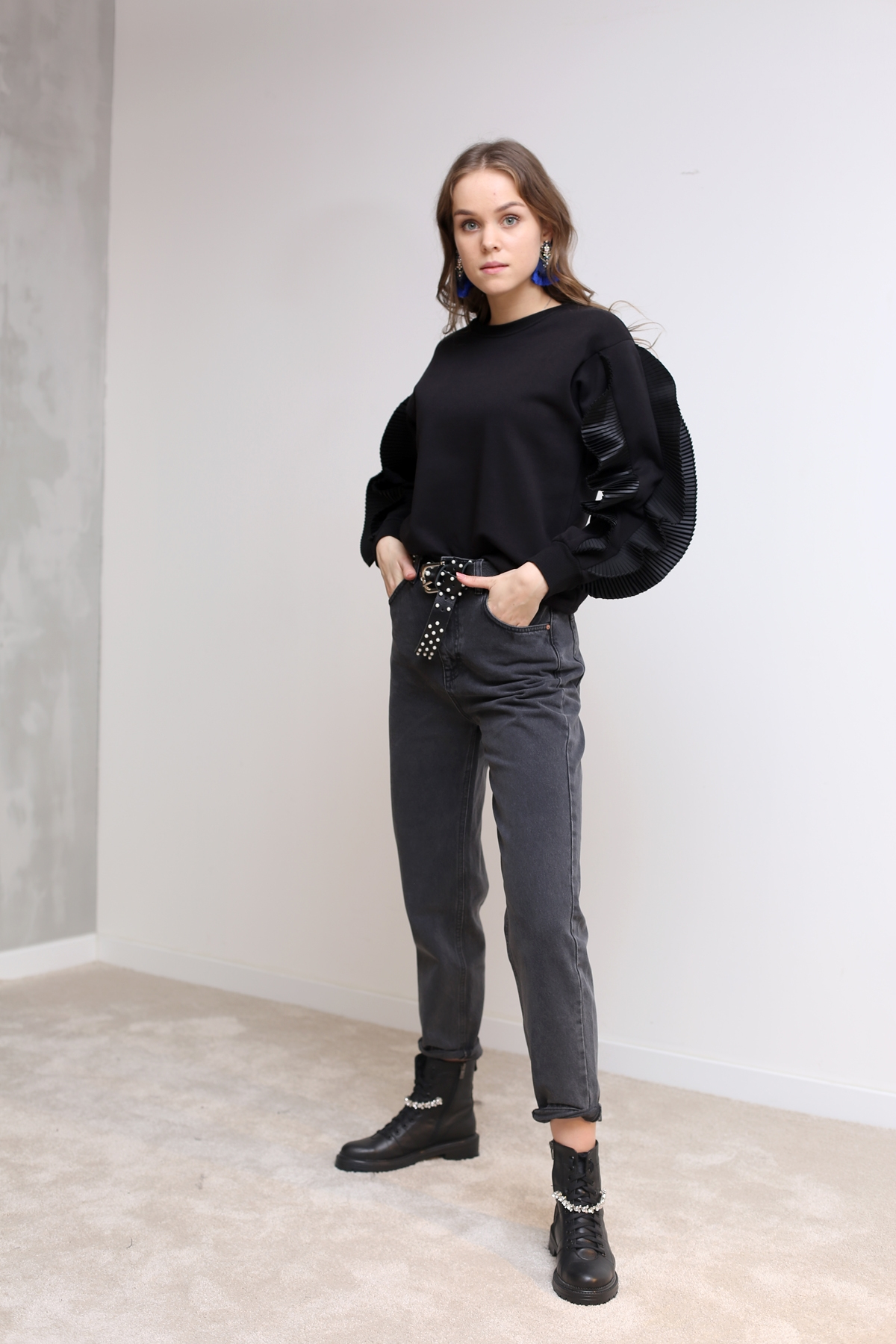Siyah Akordiyon Kol Sweatshirt
