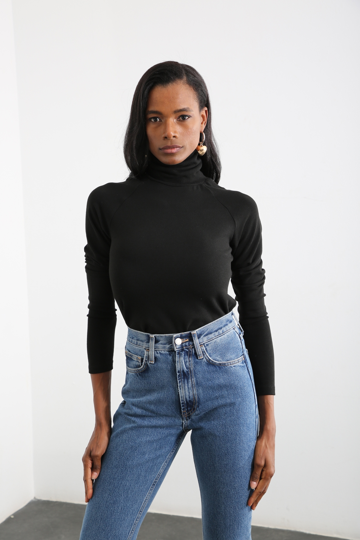 Siyah Balıkçı Basic Bluz 