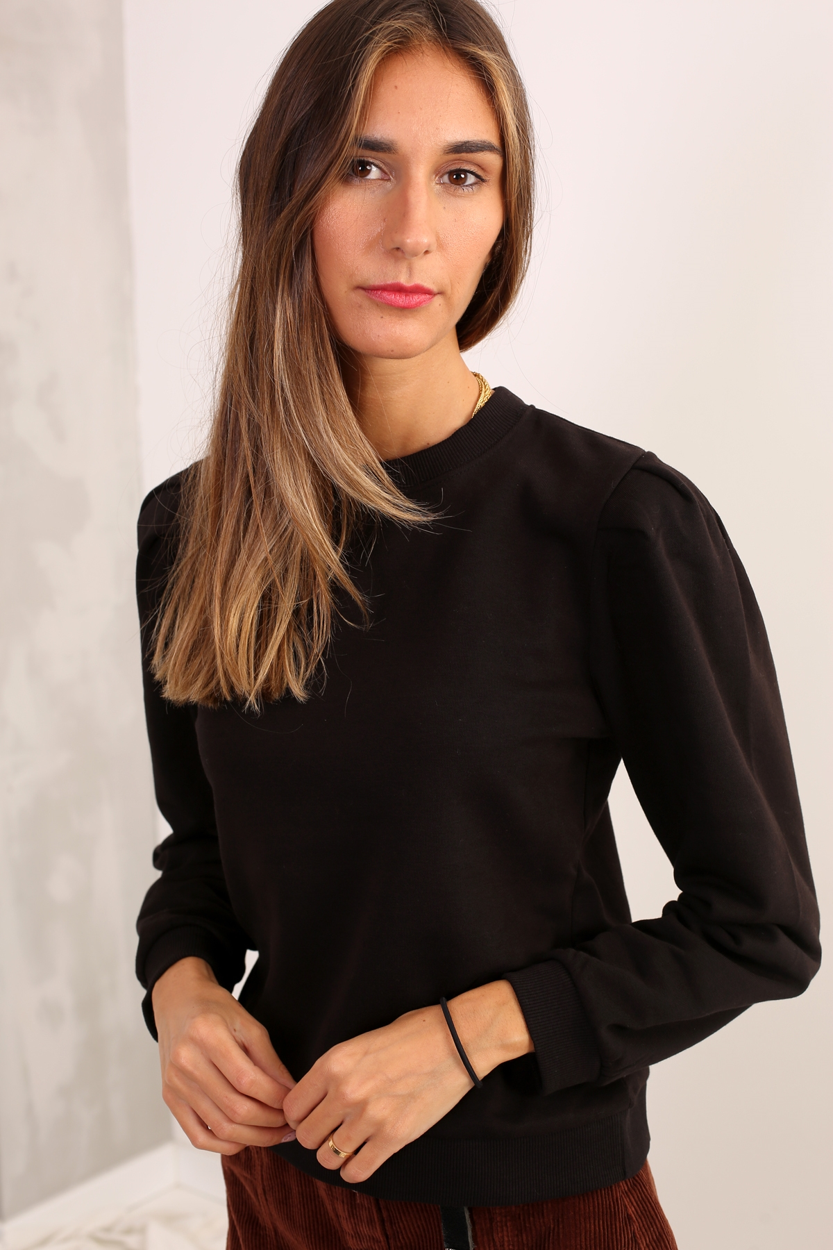 Siyah Balon Kol Basic Sweatshirt