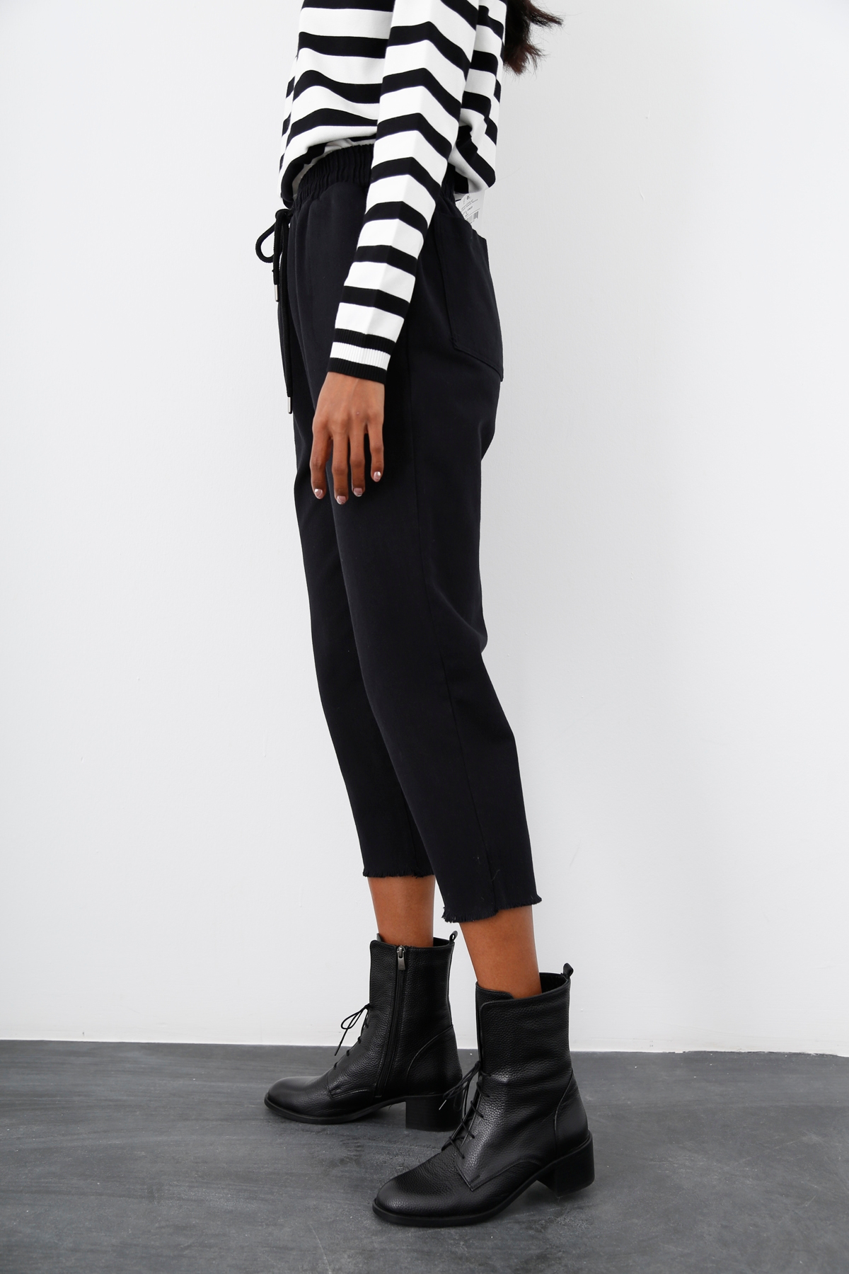 Siyah Beli Lastikli Gabardin Pantolon 0024