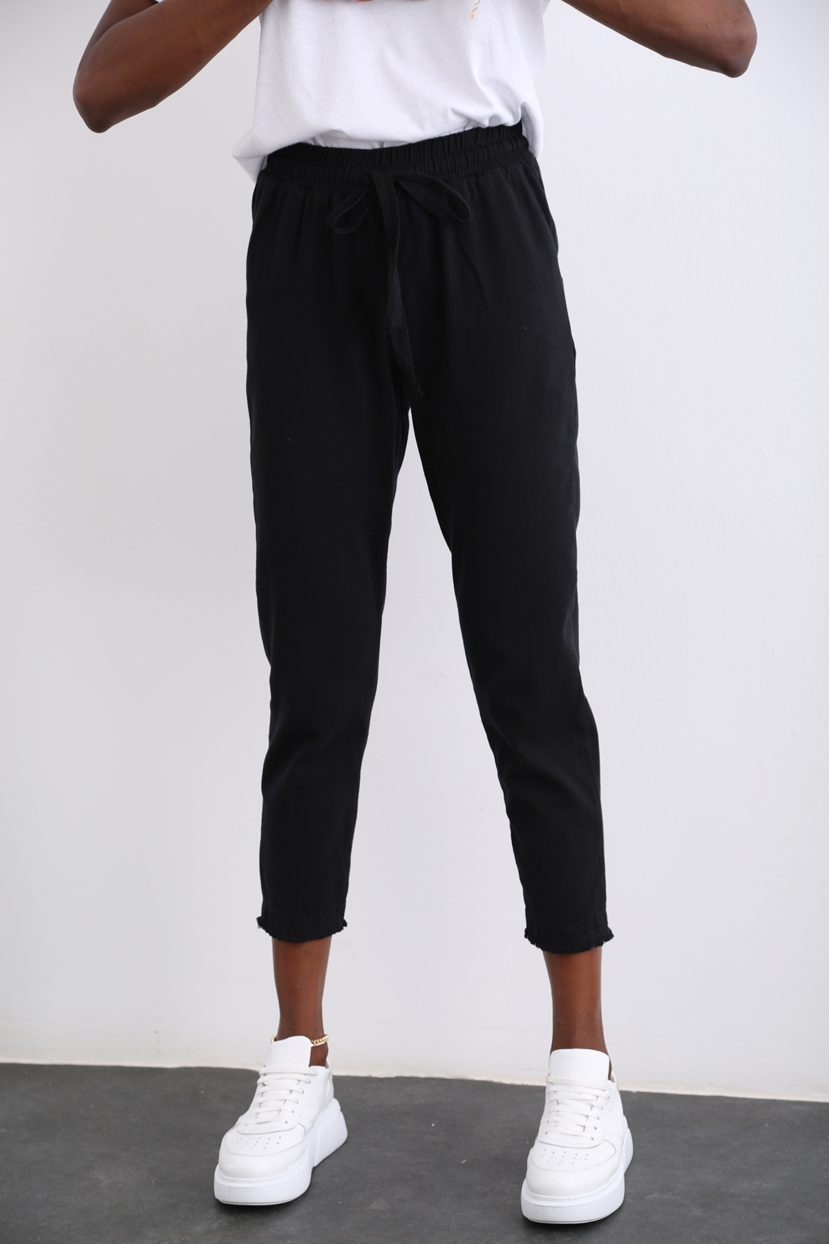 Siyah Beli Lastikli Gabardin Pantolon 00104