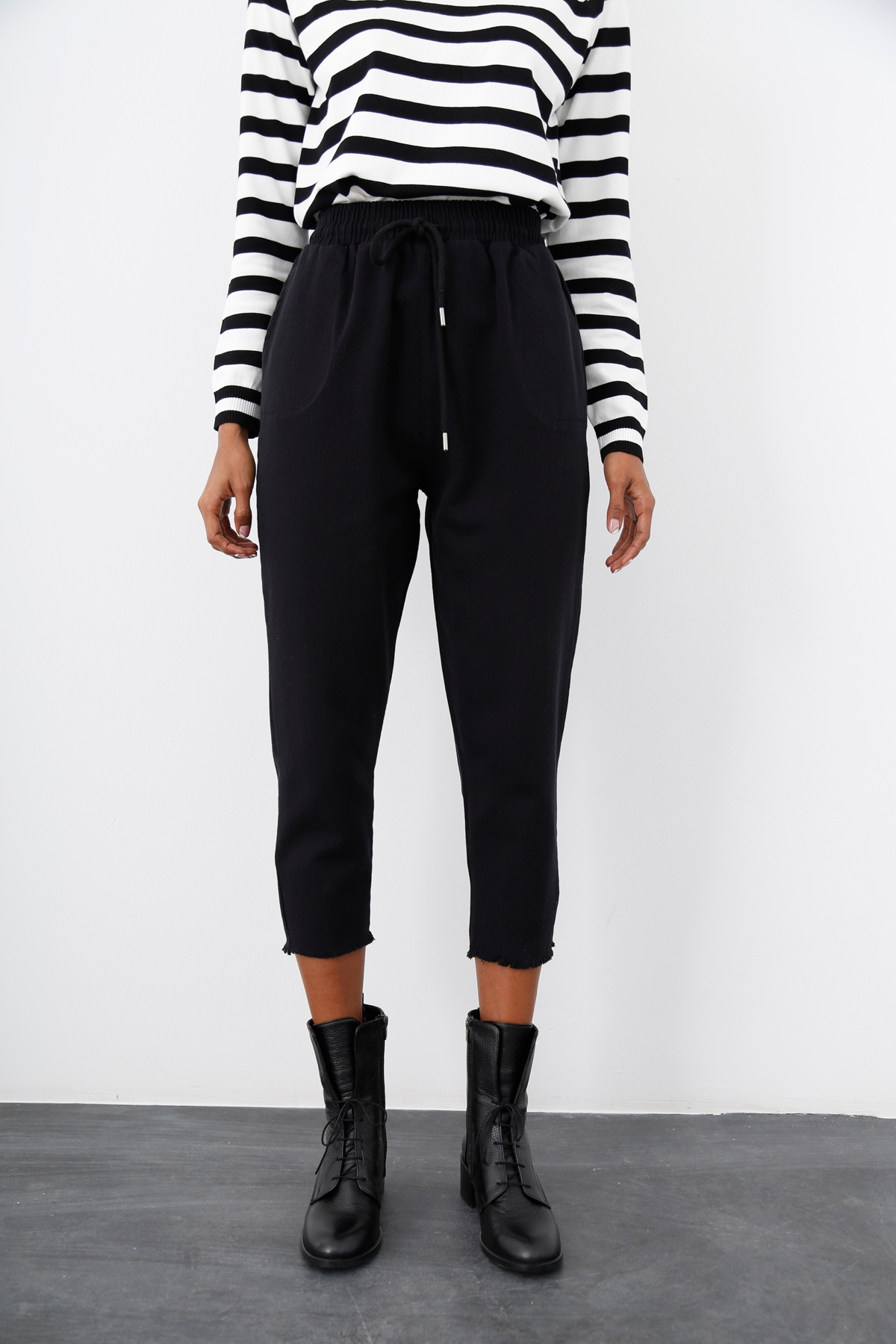 Siyah Beli Lastikli Gabardin Pantolon 0024