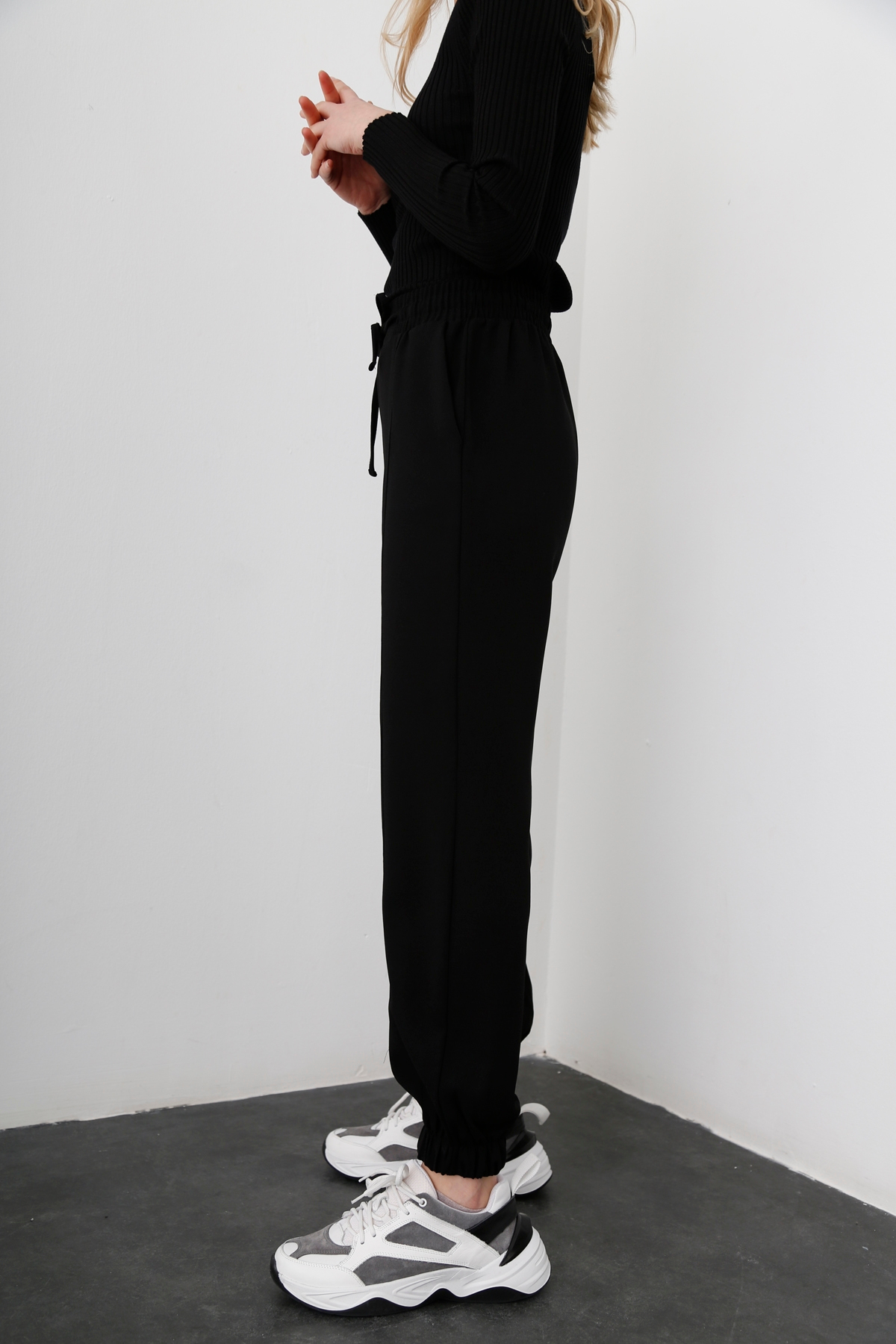 Siyah Beli Lastikli Krep Pantolon 13041