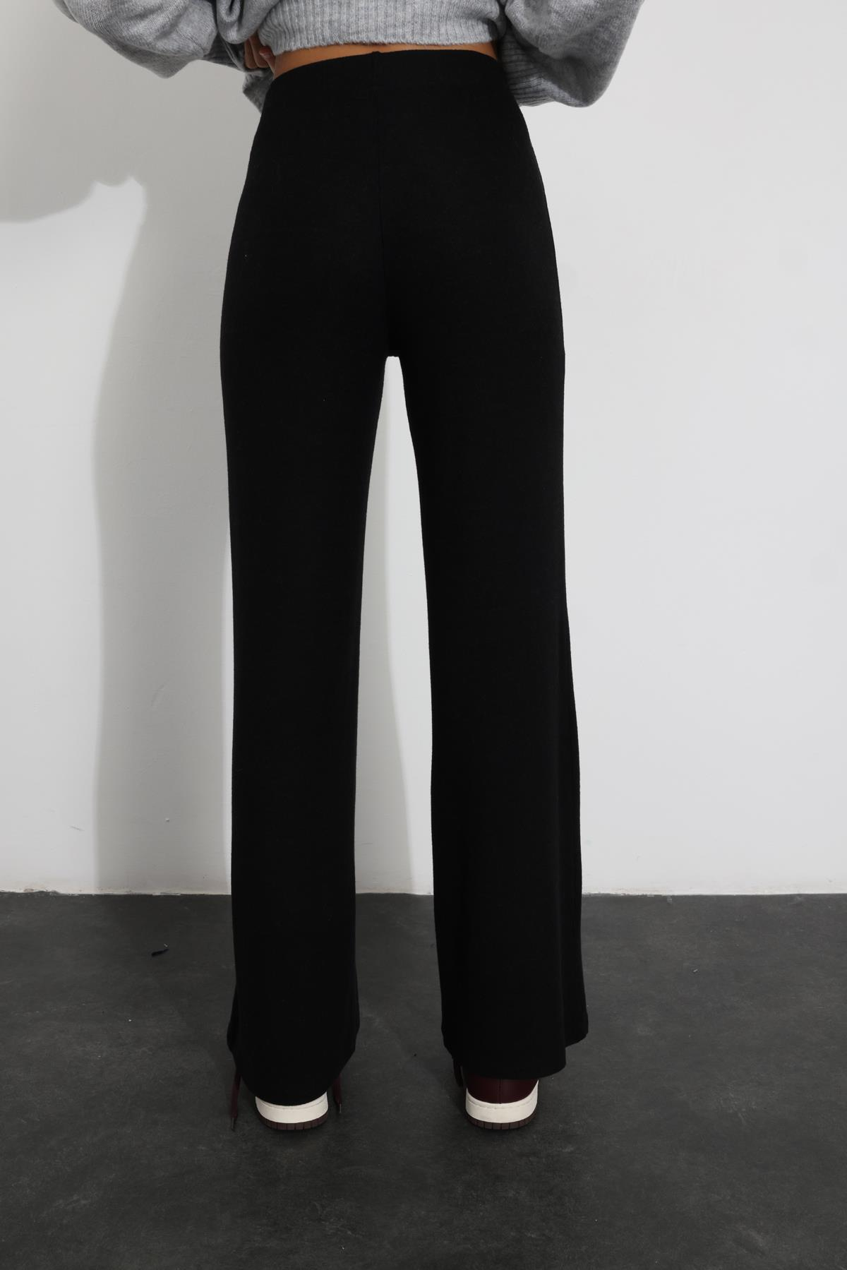 Siyah Beli Lastikli Yumuşak Pantolon 
