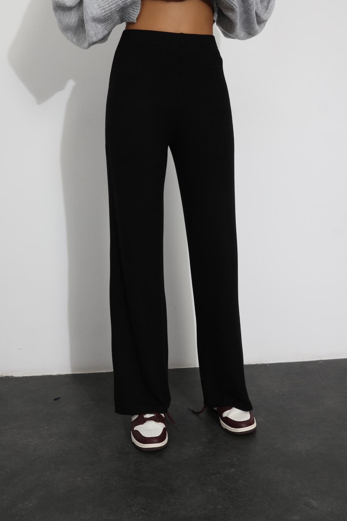 Siyah Beli Lastikli Yumuşak Pantolon 
