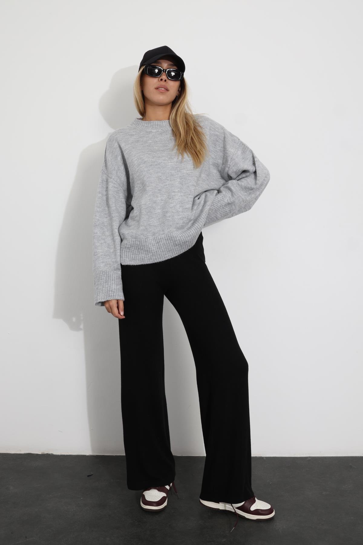 Siyah Beli Lastikli Yumuşak Pantolon 