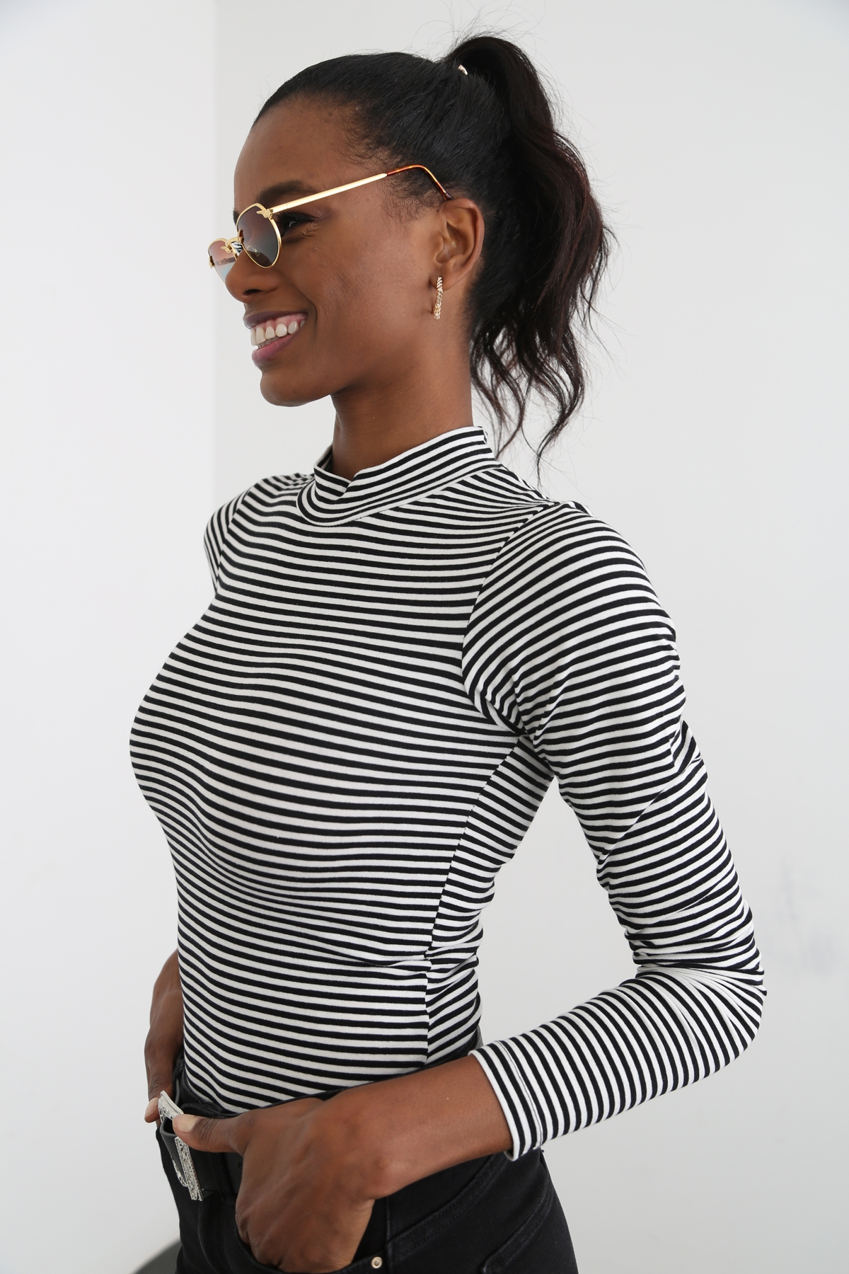 Siyah-Beyaz Dik Yaka Çizgili Bodysuit 