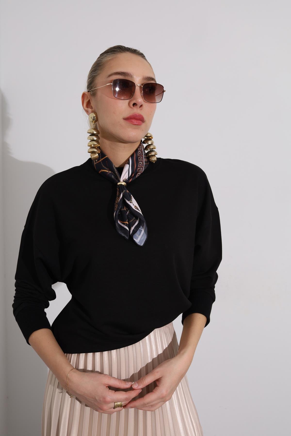 Siyah Bisiklet Yaka Basic Sweatshirt 9002