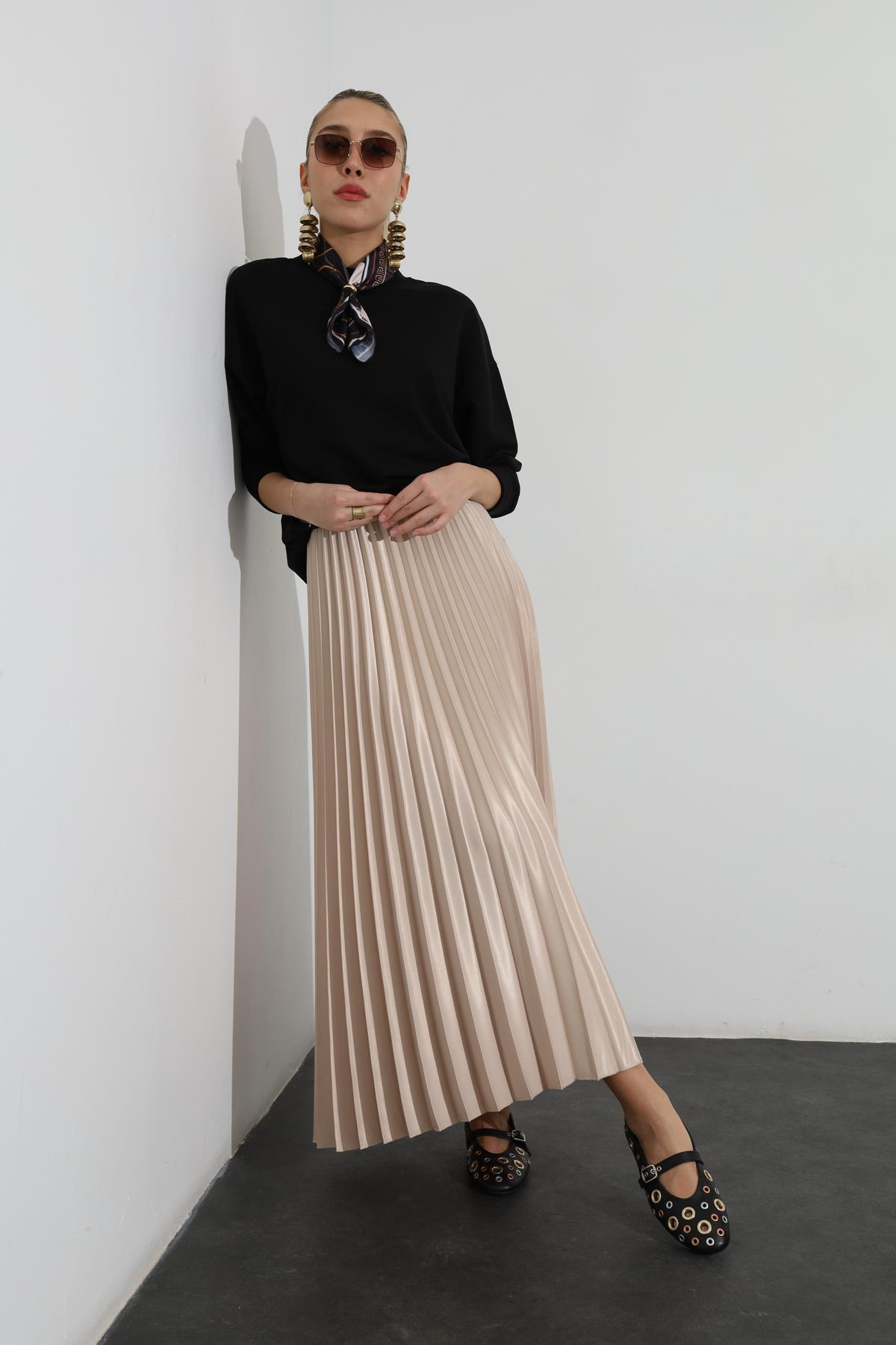 Siyah Bisiklet Yaka Basic Sweatshirt 9002