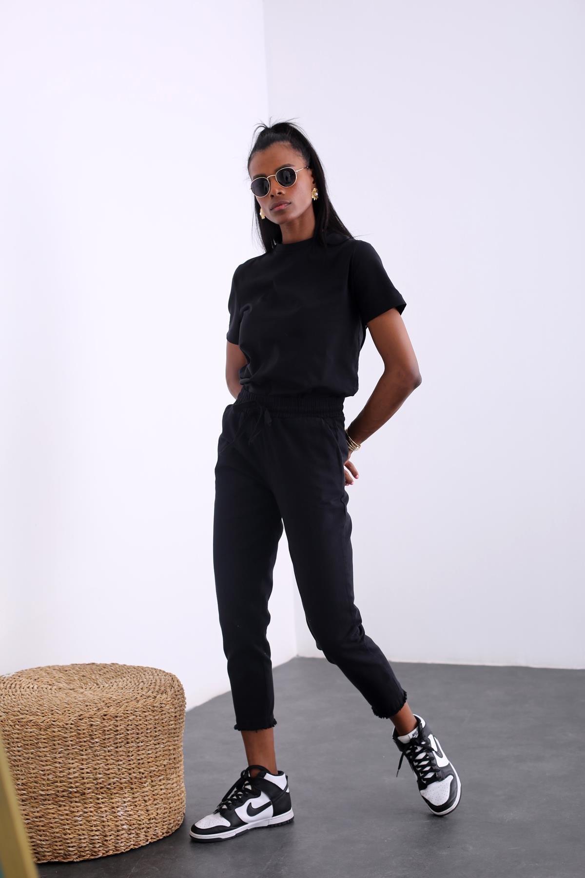 Siyah Bisiklet Yaka Basic Tshirt 