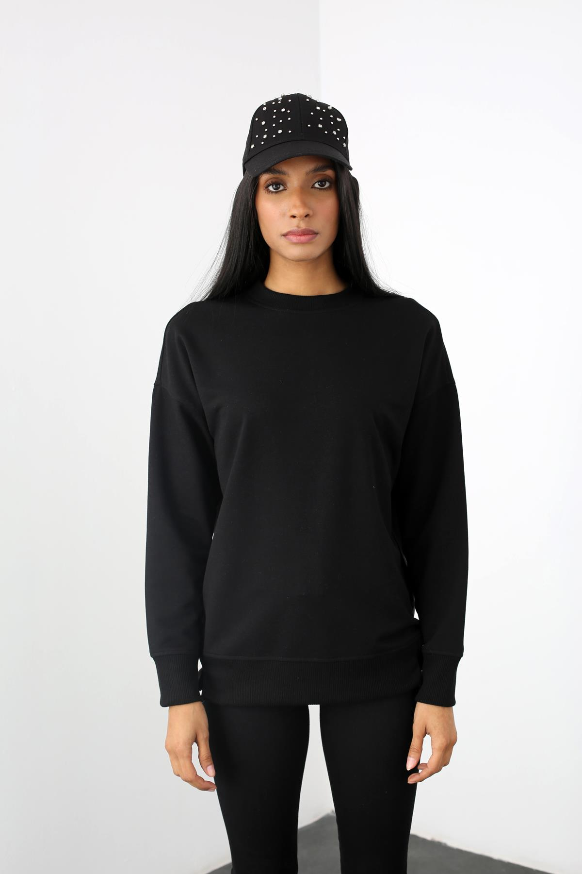 Siyah Bisiklet Yaka Sweatshirt 