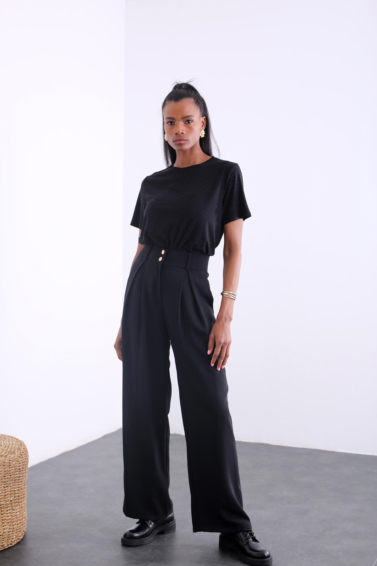 Siyah Bisiklet Yaka Taşlı Basic Tshirt 14319