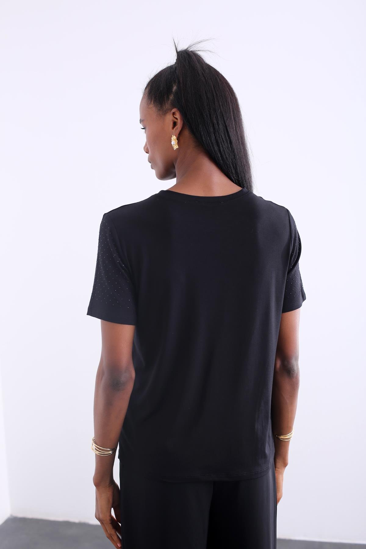 Siyah Bisiklet Yaka Taşlı Basic Tshirt 14319