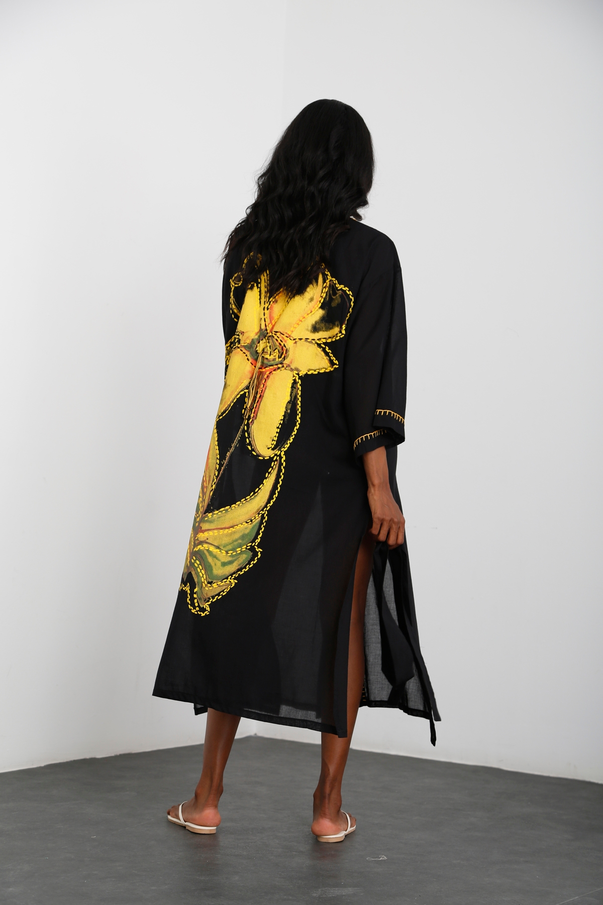 Siyah Çiçek Baskılı Kuşaklı Kimono 518
