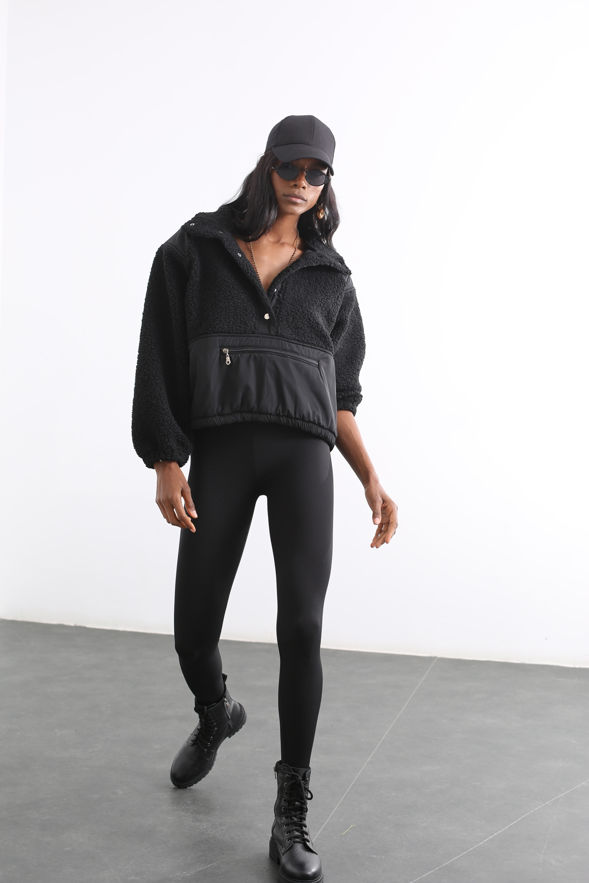 Siyah Çıtçıtlı Fermuarlı Sweatshirt 27391
