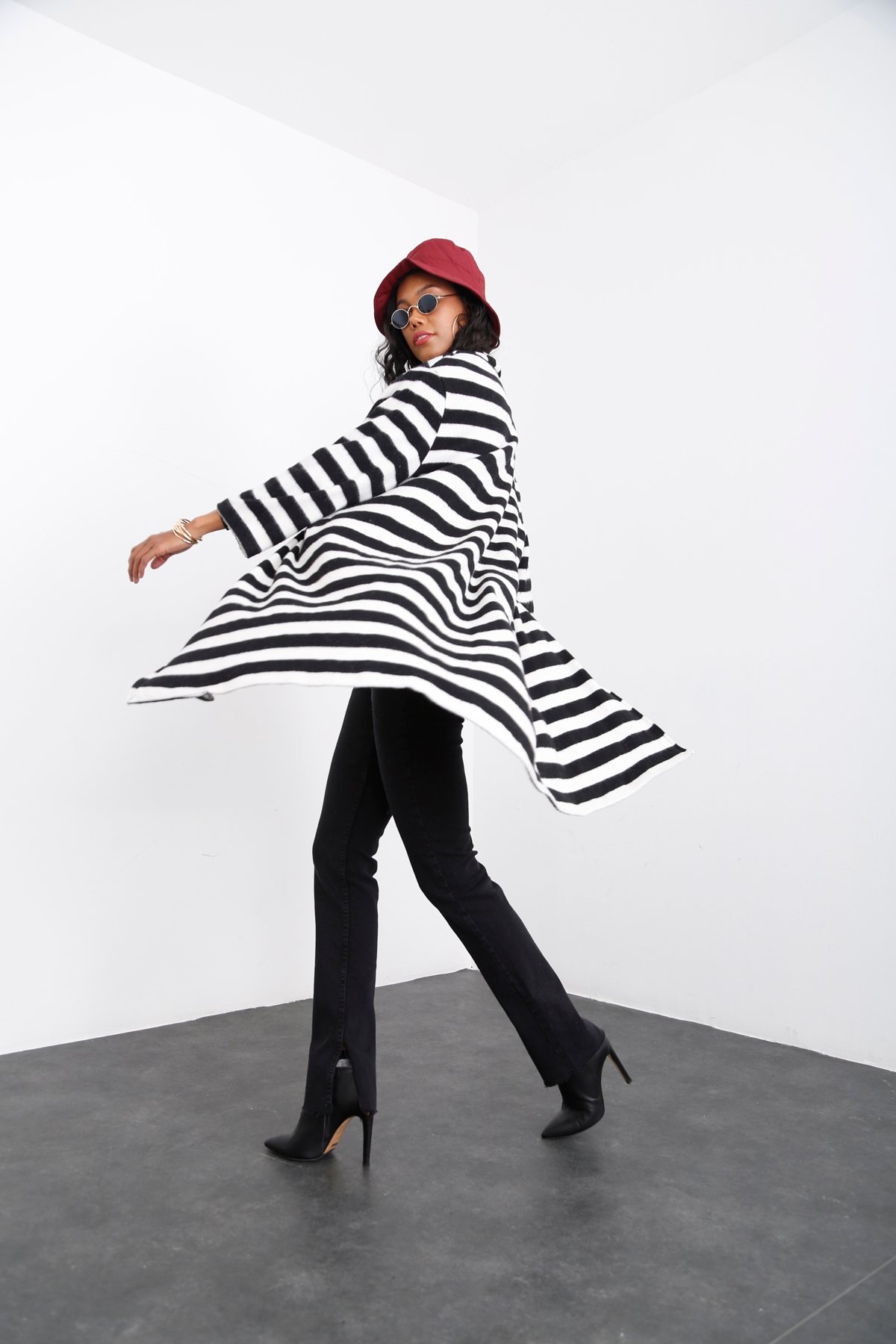Siyah Çizgili Oversize Maxi Ceket 