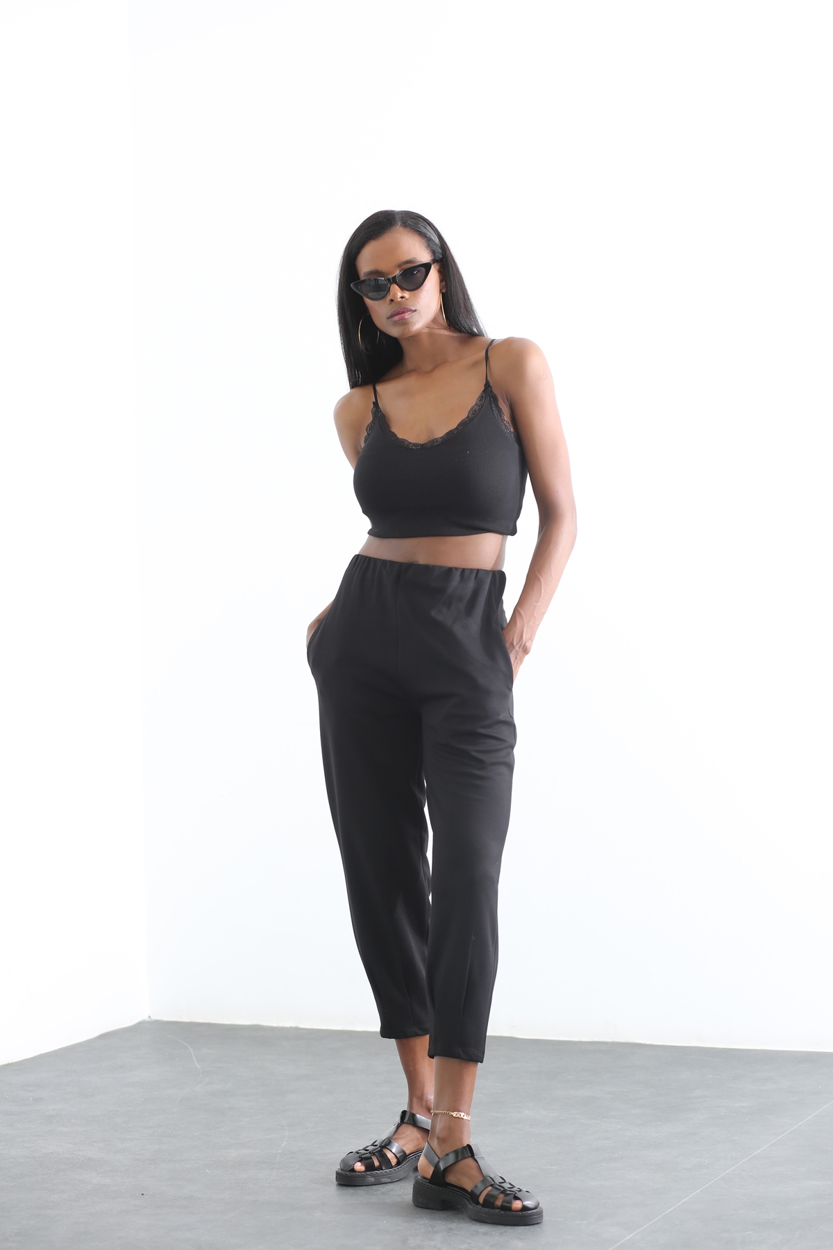 Siyah Dantel Detaylı Bluz 4422