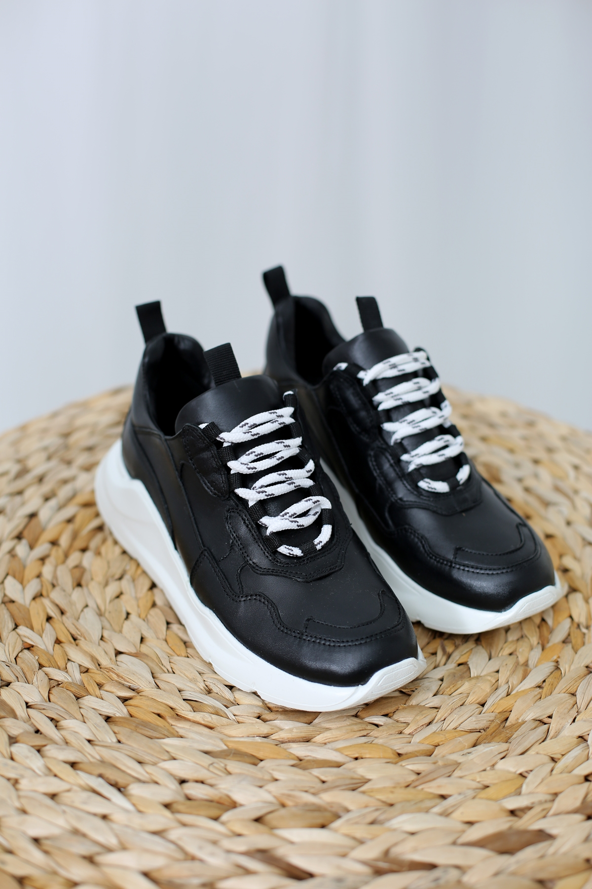 Siyah Deri Sneaker