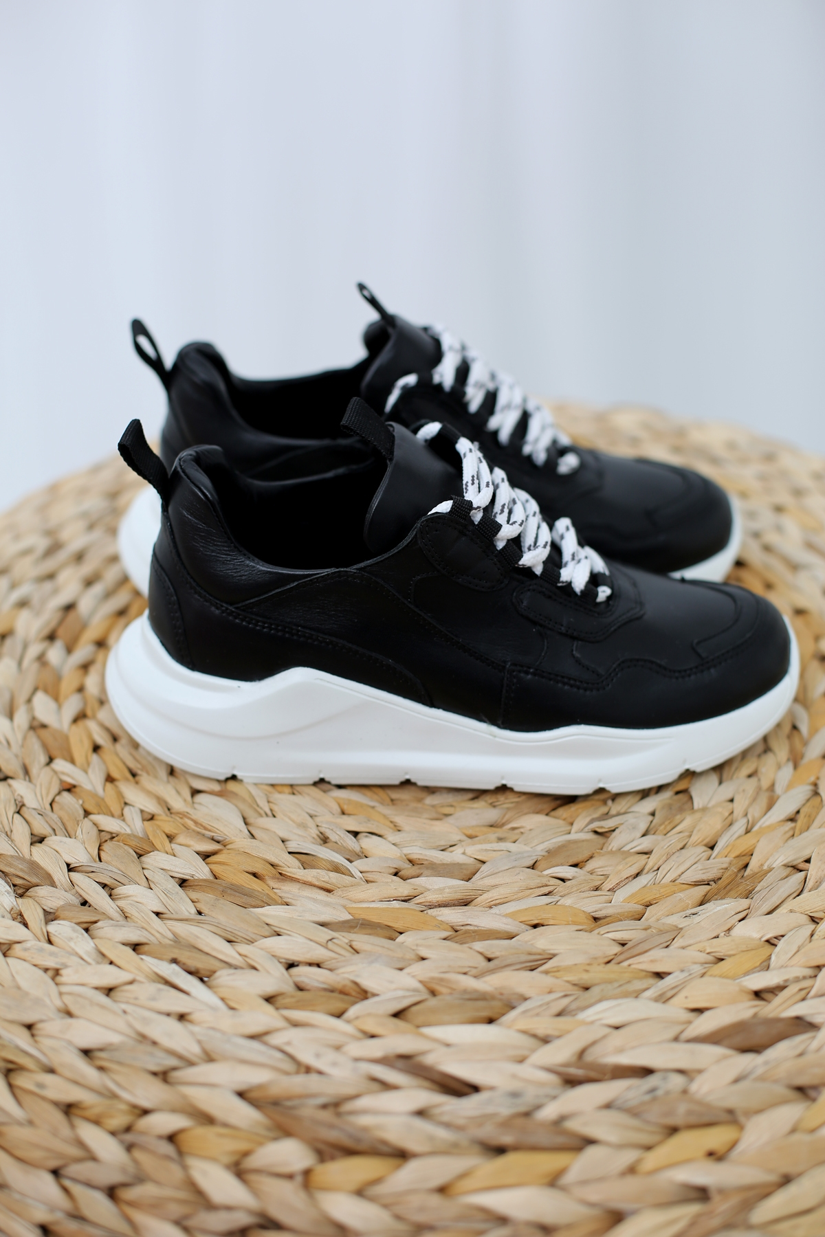 Siyah Deri Sneaker